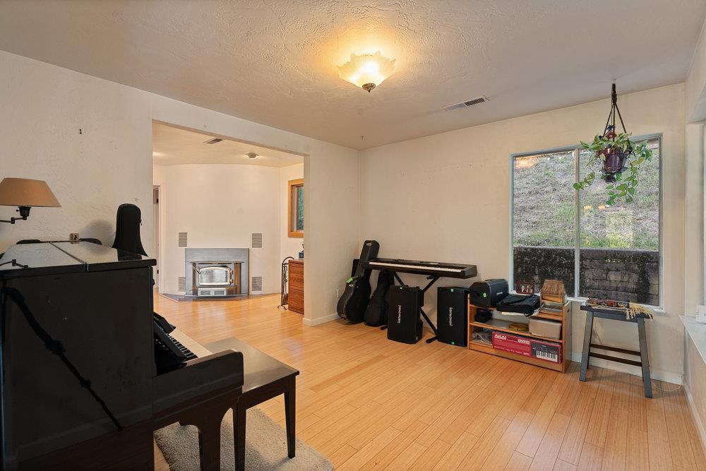 Detail Gallery Image 11 of 31 For 4760 Soquel Creek Rd, Soquel,  CA 95073 - 4 Beds | 3 Baths