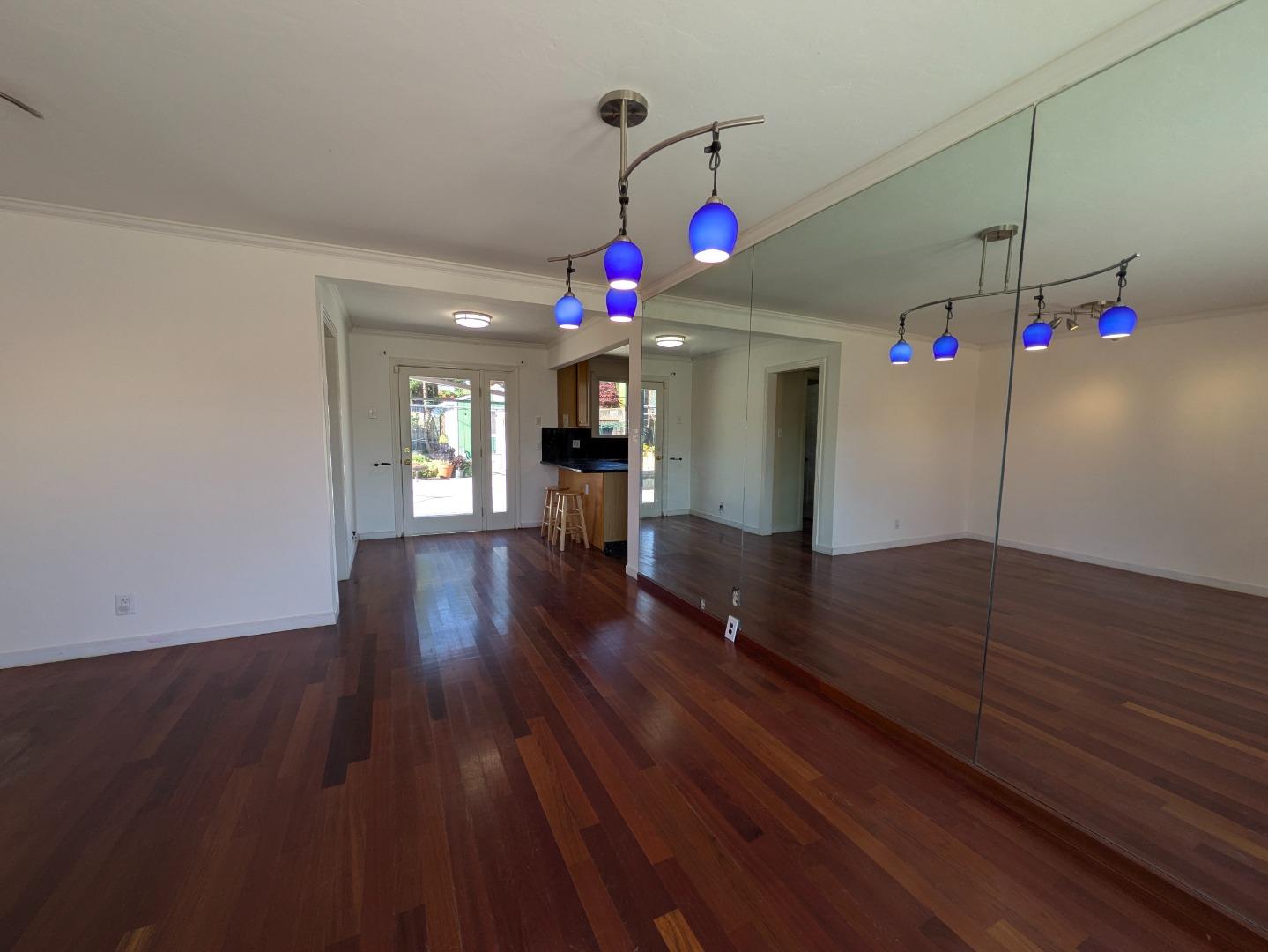 Detail Gallery Image 4 of 25 For 3726 Martin Dr, San Mateo,  CA 94403 - 2 Beds | 1 Baths