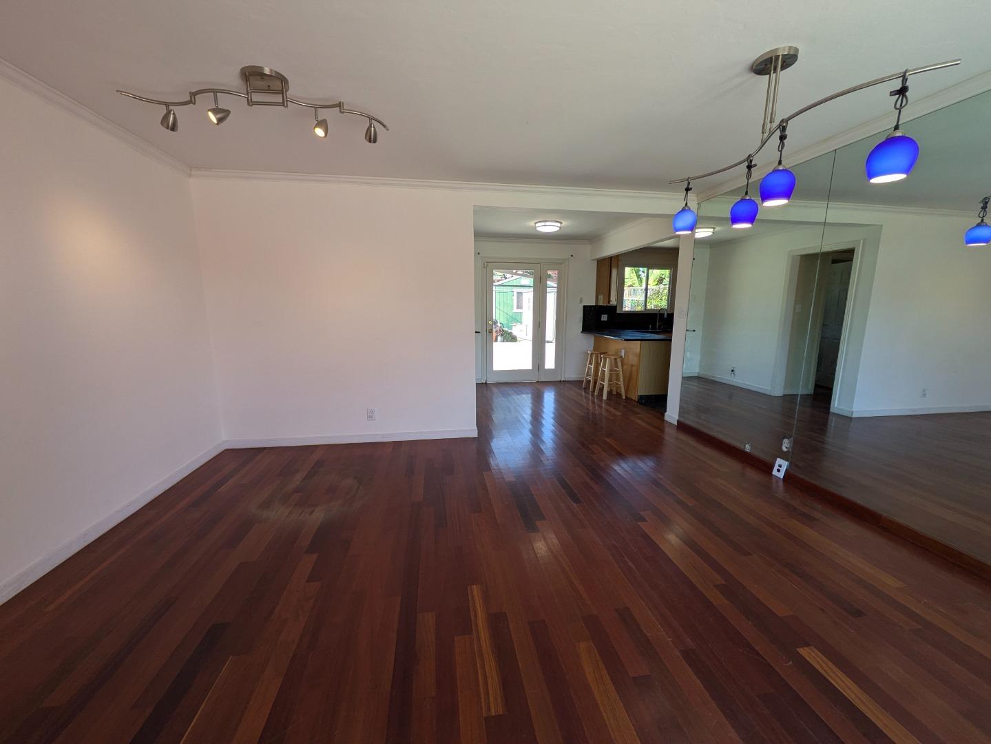 Detail Gallery Image 5 of 25 For 3726 Martin Dr, San Mateo,  CA 94403 - 2 Beds | 1 Baths