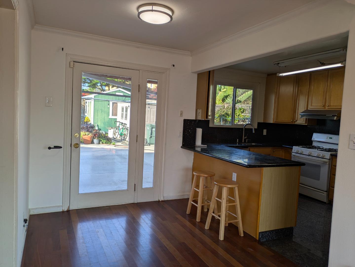 Detail Gallery Image 6 of 25 For 3726 Martin Dr, San Mateo,  CA 94403 - 2 Beds | 1 Baths