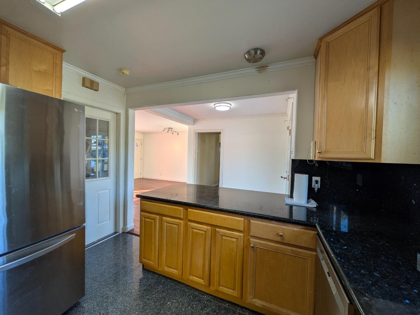 Detail Gallery Image 9 of 25 For 3726 Martin Dr, San Mateo,  CA 94403 - 2 Beds | 1 Baths