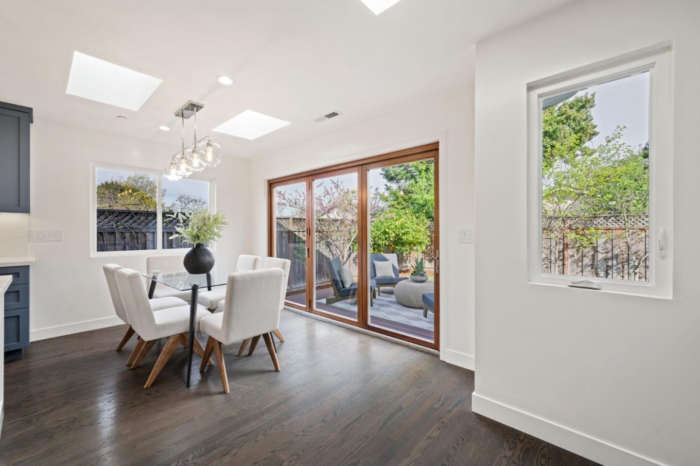 Detail Gallery Image 14 of 34 For 362 Stowell Ave, Sunnyvale,  CA 94085 - 4 Beds | 3 Baths