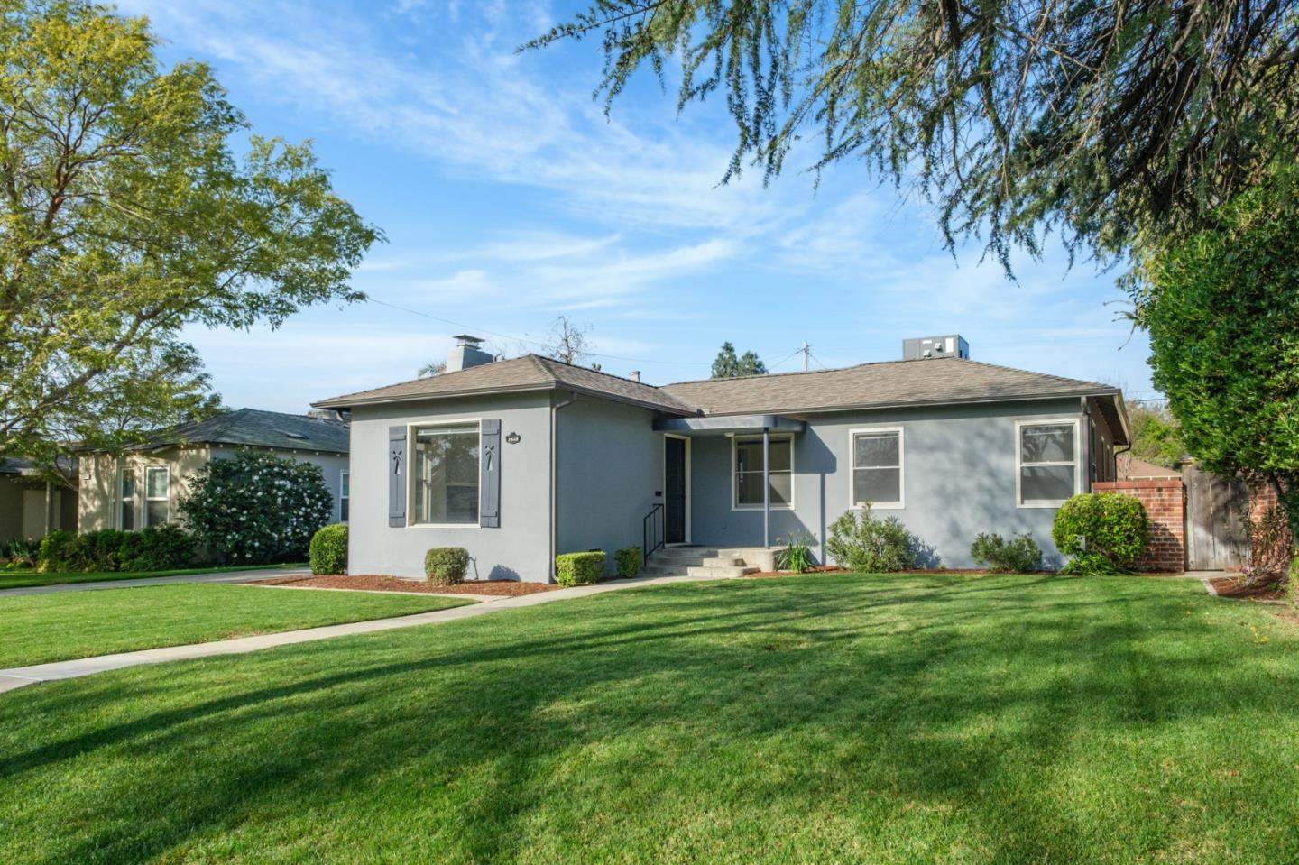 Detail Gallery Image 2 of 12 For 1543 N Thorne Ave, Fresno,  CA 93728 - 2 Beds | 1 Baths