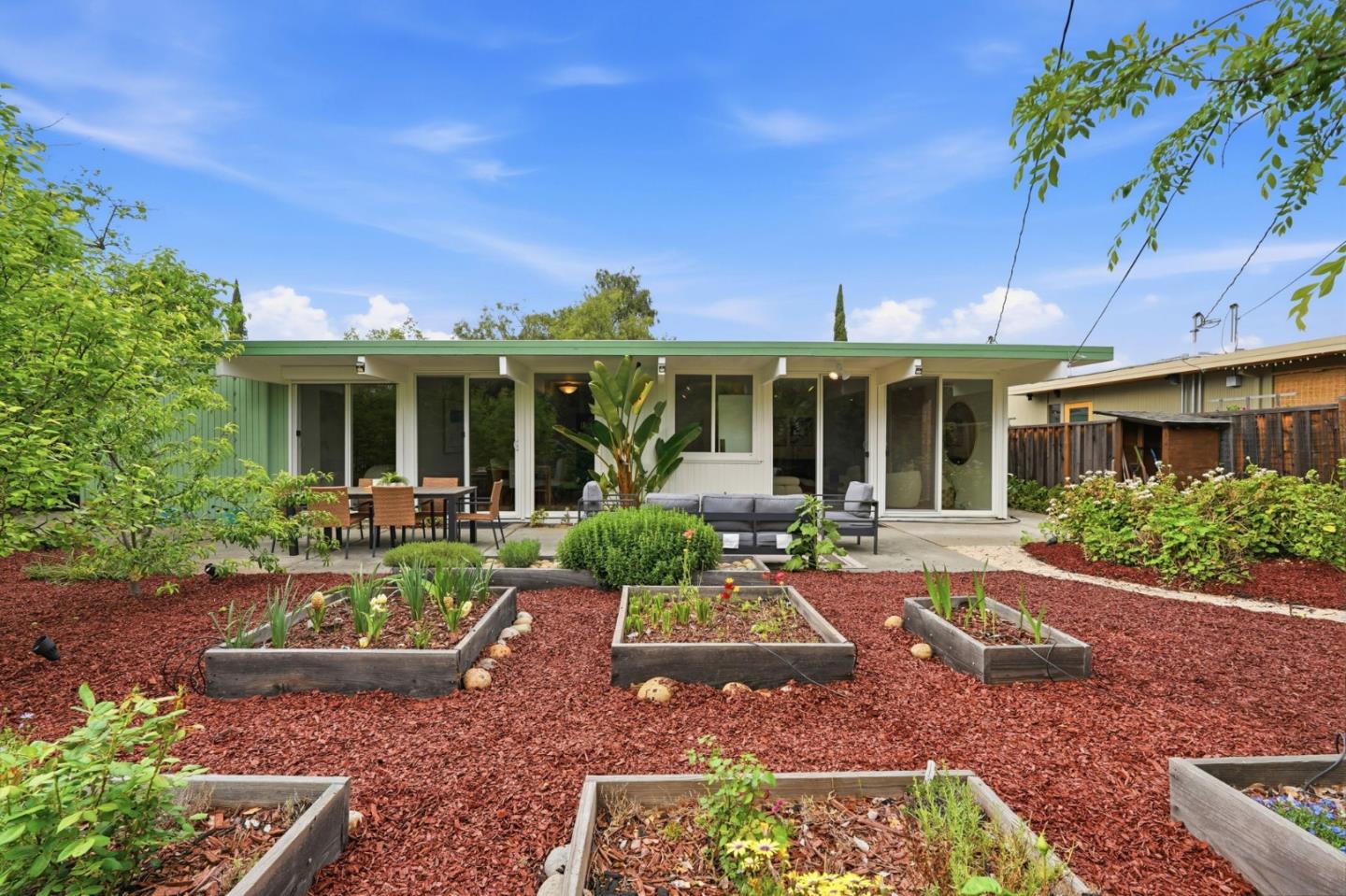 Detail Gallery Image 16 of 28 For 866 Cornwall Ct, Sunnyvale,  CA 94087 - 3 Beds | 2 Baths