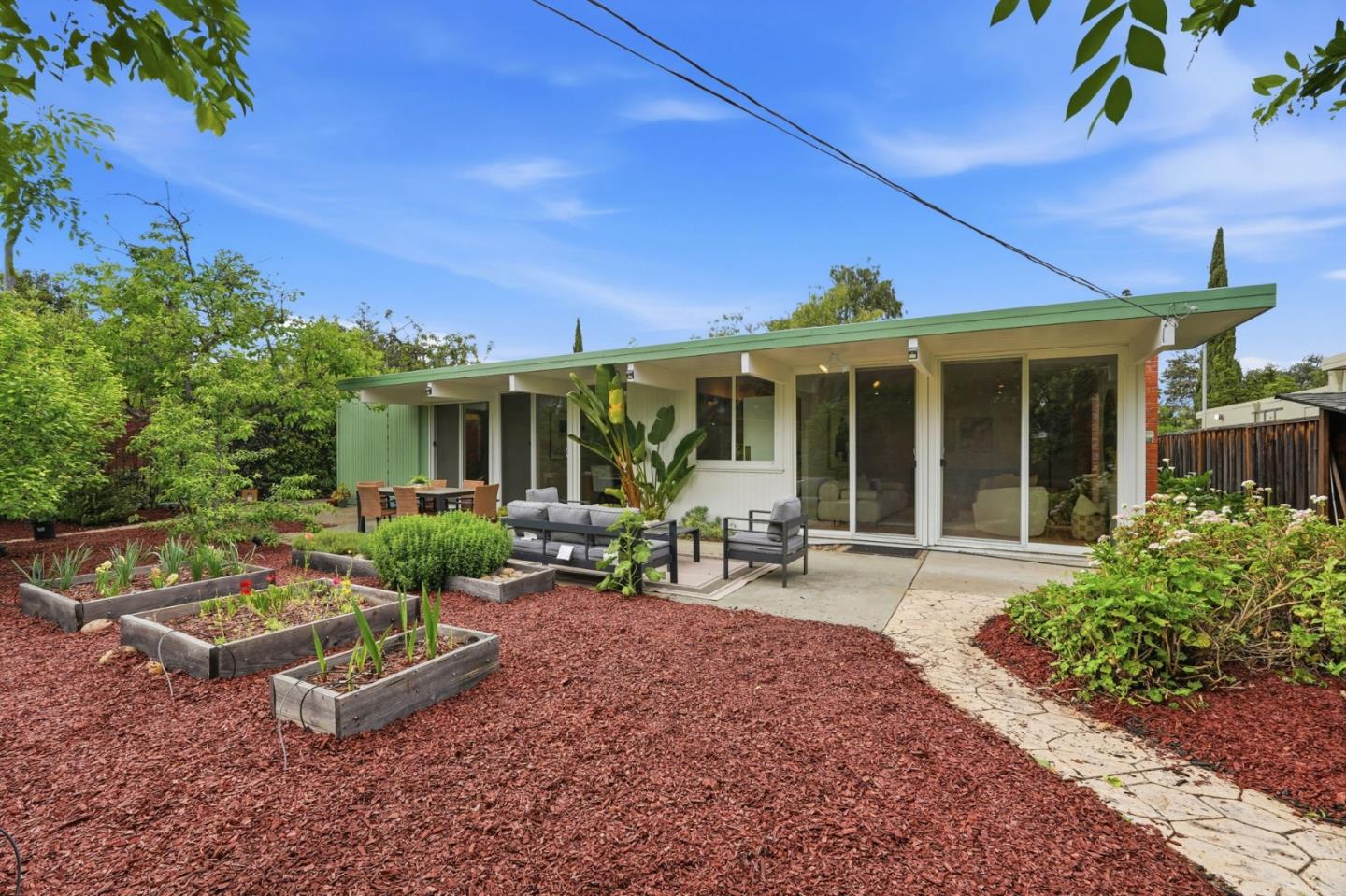 Detail Gallery Image 17 of 28 For 866 Cornwall Ct, Sunnyvale,  CA 94087 - 3 Beds | 2 Baths