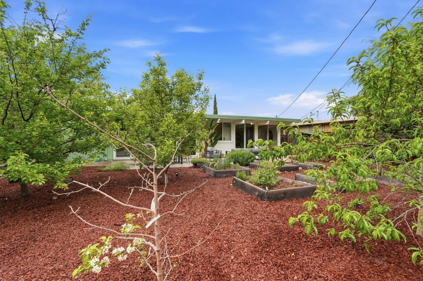 Detail Gallery Image 18 of 28 For 866 Cornwall Ct, Sunnyvale,  CA 94087 - 3 Beds | 2 Baths