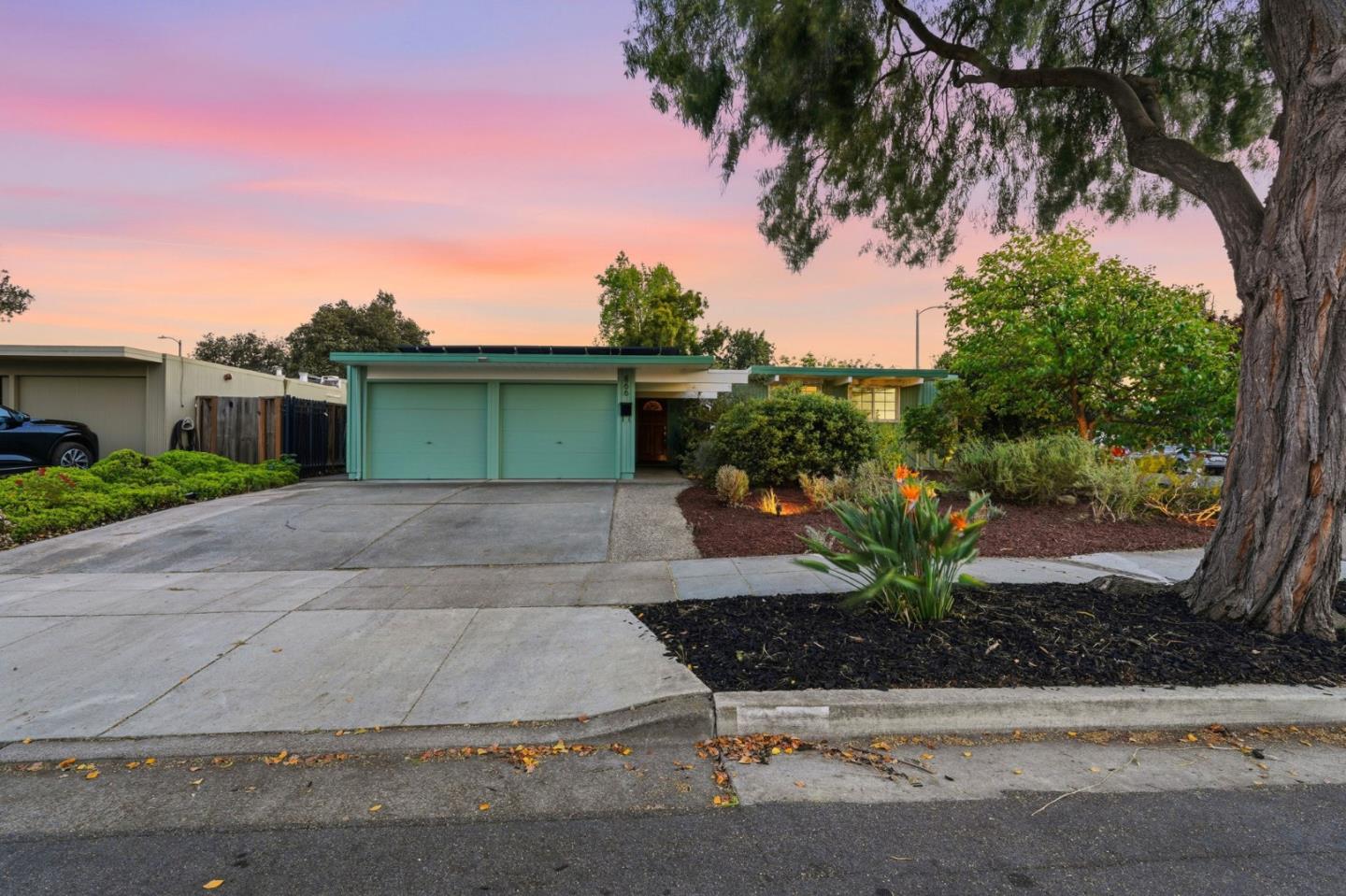 Detail Gallery Image 23 of 28 For 866 Cornwall Ct, Sunnyvale,  CA 94087 - 3 Beds | 2 Baths