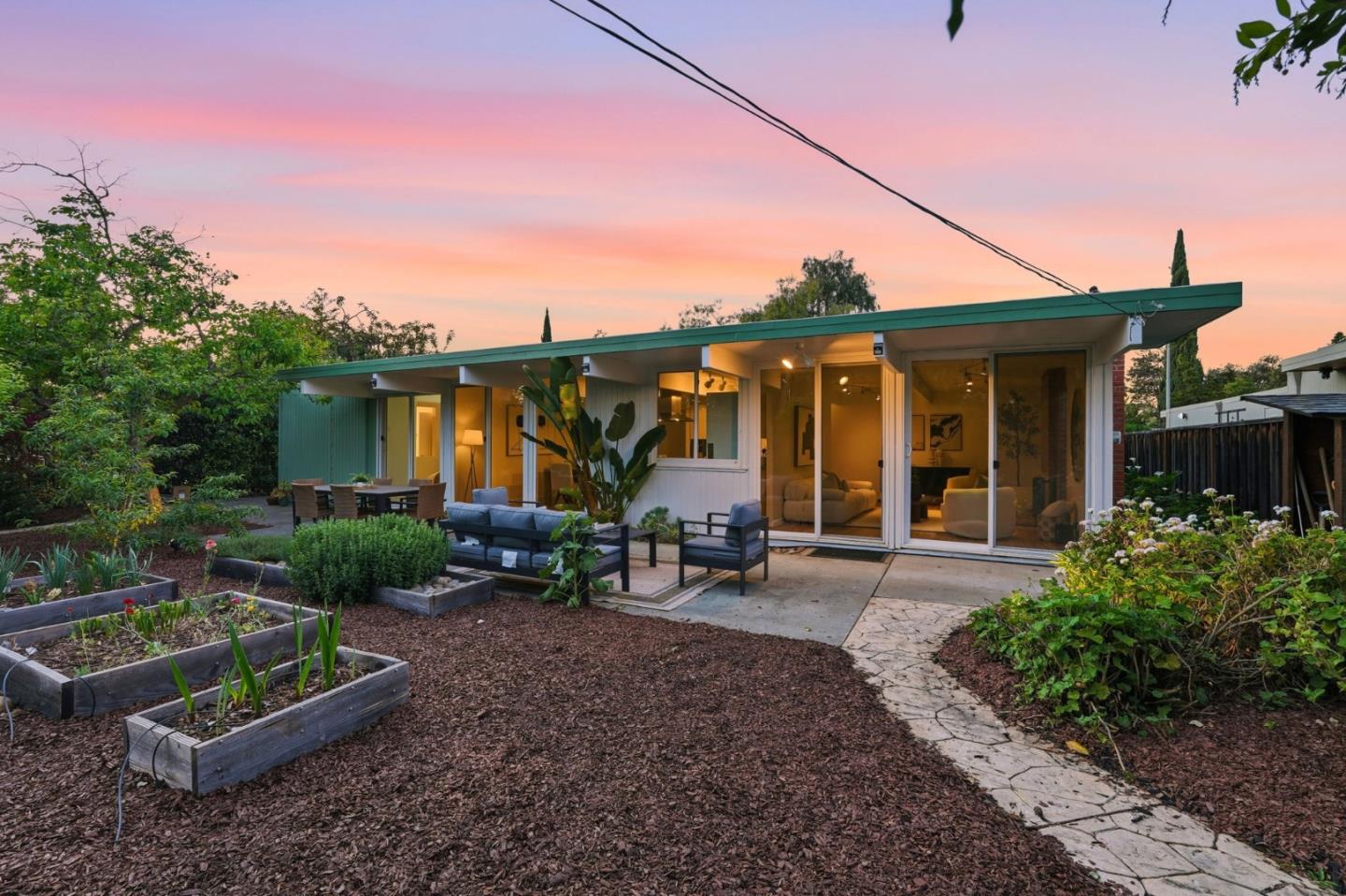 Detail Gallery Image 25 of 28 For 866 Cornwall Ct, Sunnyvale,  CA 94087 - 3 Beds | 2 Baths