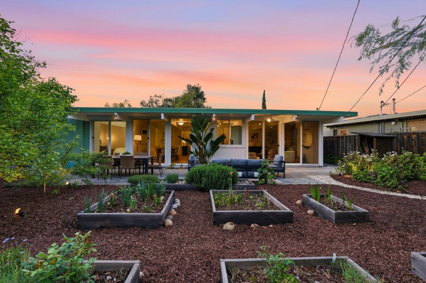 Detail Gallery Image 26 of 28 For 866 Cornwall Ct, Sunnyvale,  CA 94087 - 3 Beds | 2 Baths