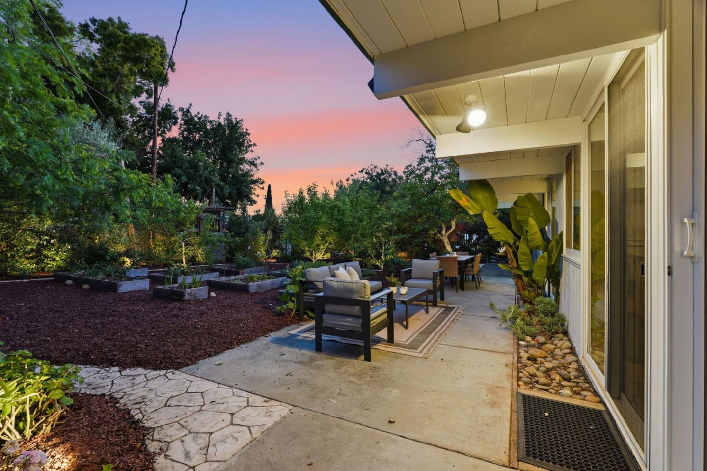 Detail Gallery Image 27 of 28 For 866 Cornwall Ct, Sunnyvale,  CA 94087 - 3 Beds | 2 Baths