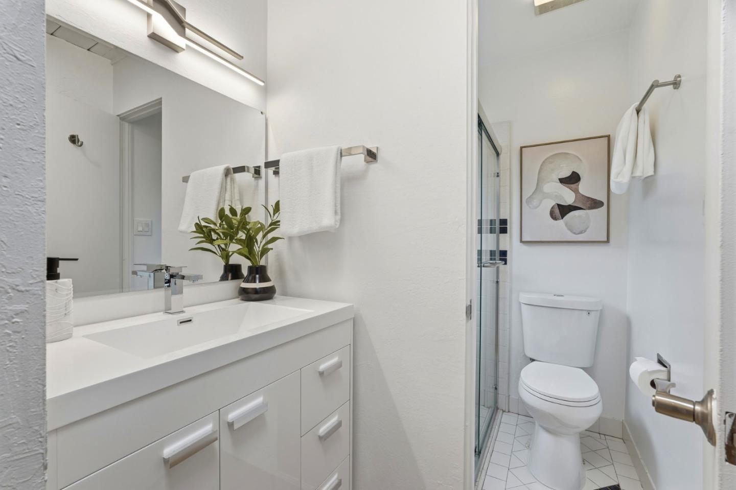 Detail Gallery Image 9 of 28 For 866 Cornwall Ct, Sunnyvale,  CA 94087 - 3 Beds | 2 Baths