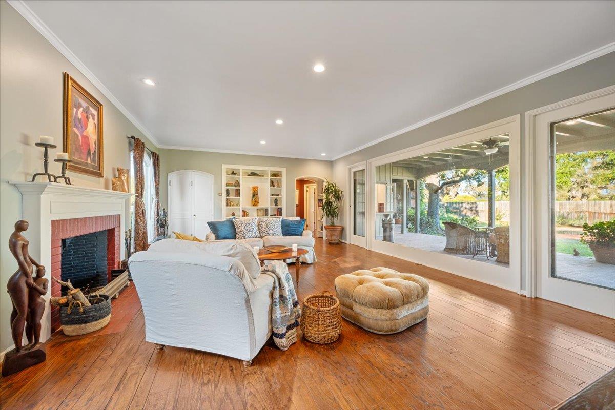 Detail Gallery Image 10 of 70 For 2480 Roblar Ave, Los Olivos,  CA 93441 - 9 Beds | 8 Baths