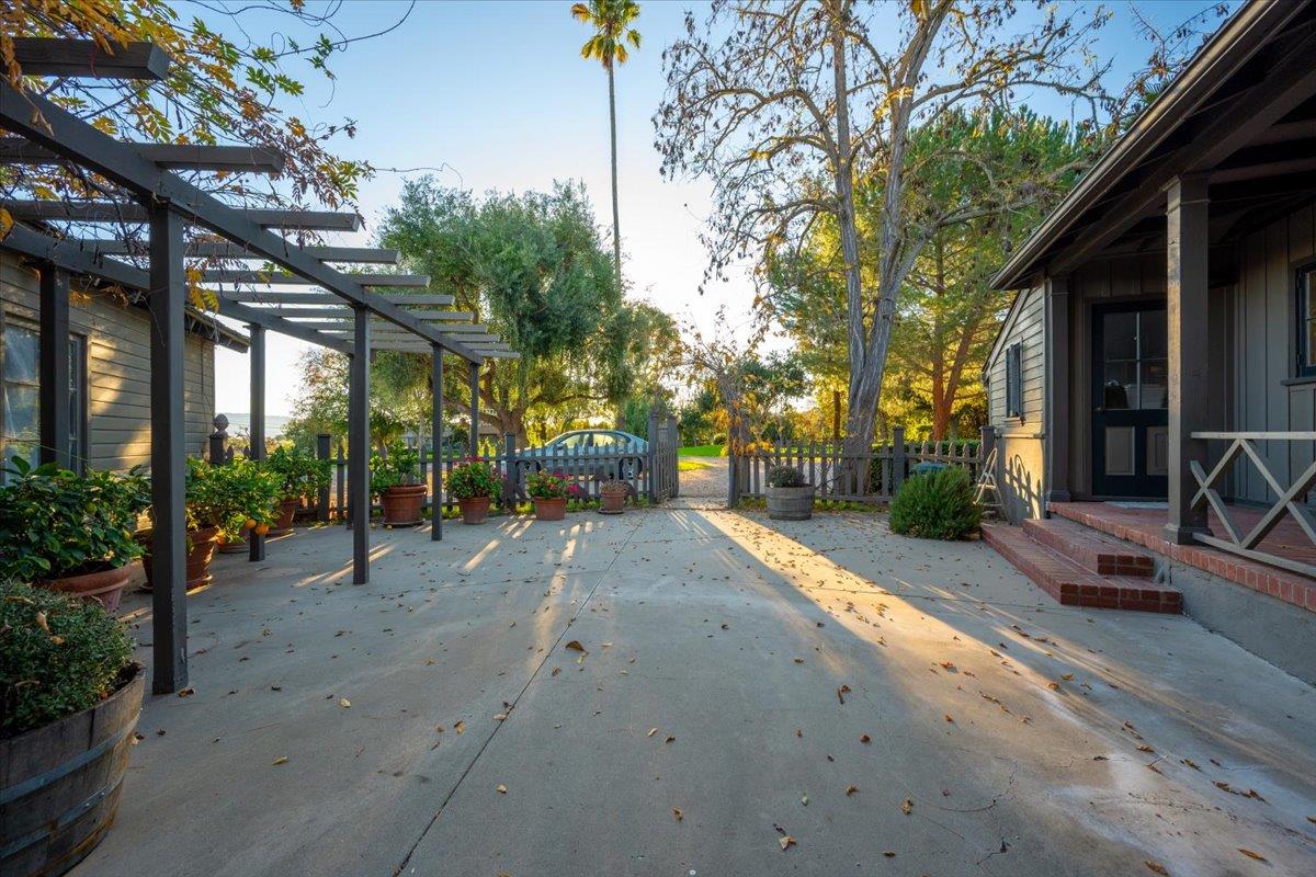 Detail Gallery Image 34 of 70 For 2480 Roblar Ave, Los Olivos,  CA 93441 - 9 Beds | 8 Baths