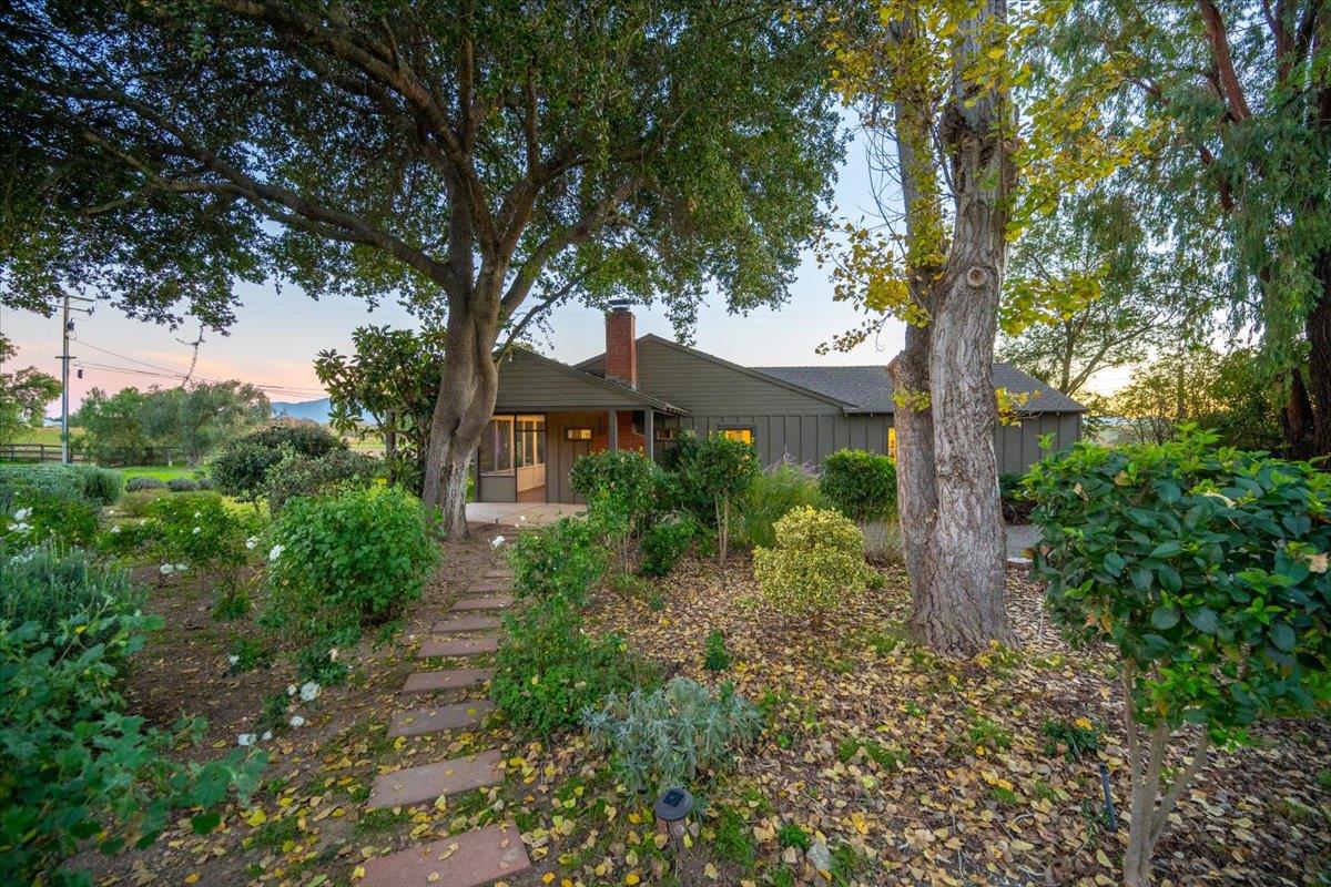 Detail Gallery Image 37 of 70 For 2480 Roblar Ave, Los Olivos,  CA 93441 - 9 Beds | 8 Baths