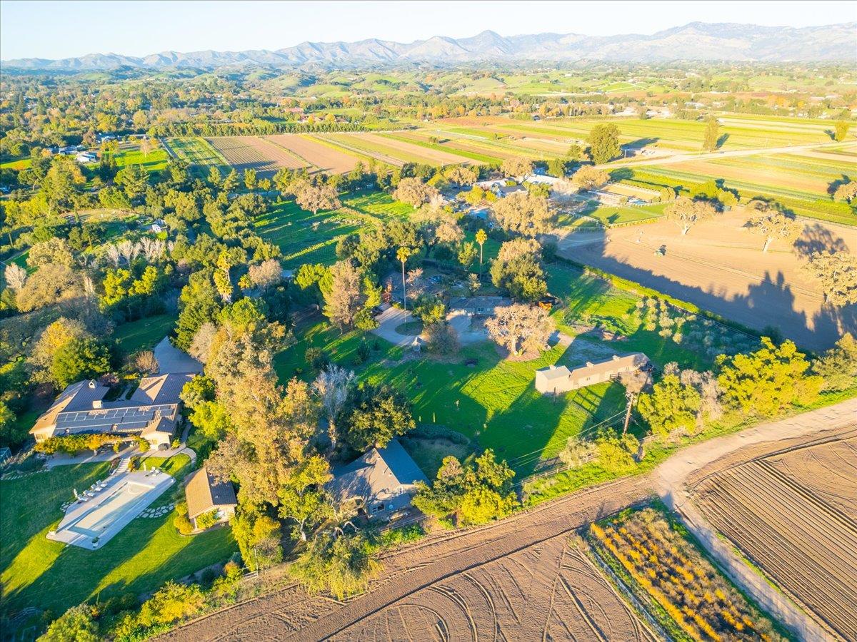 Detail Gallery Image 4 of 70 For 2480 Roblar Ave, Los Olivos,  CA 93441 - 9 Beds | 8 Baths