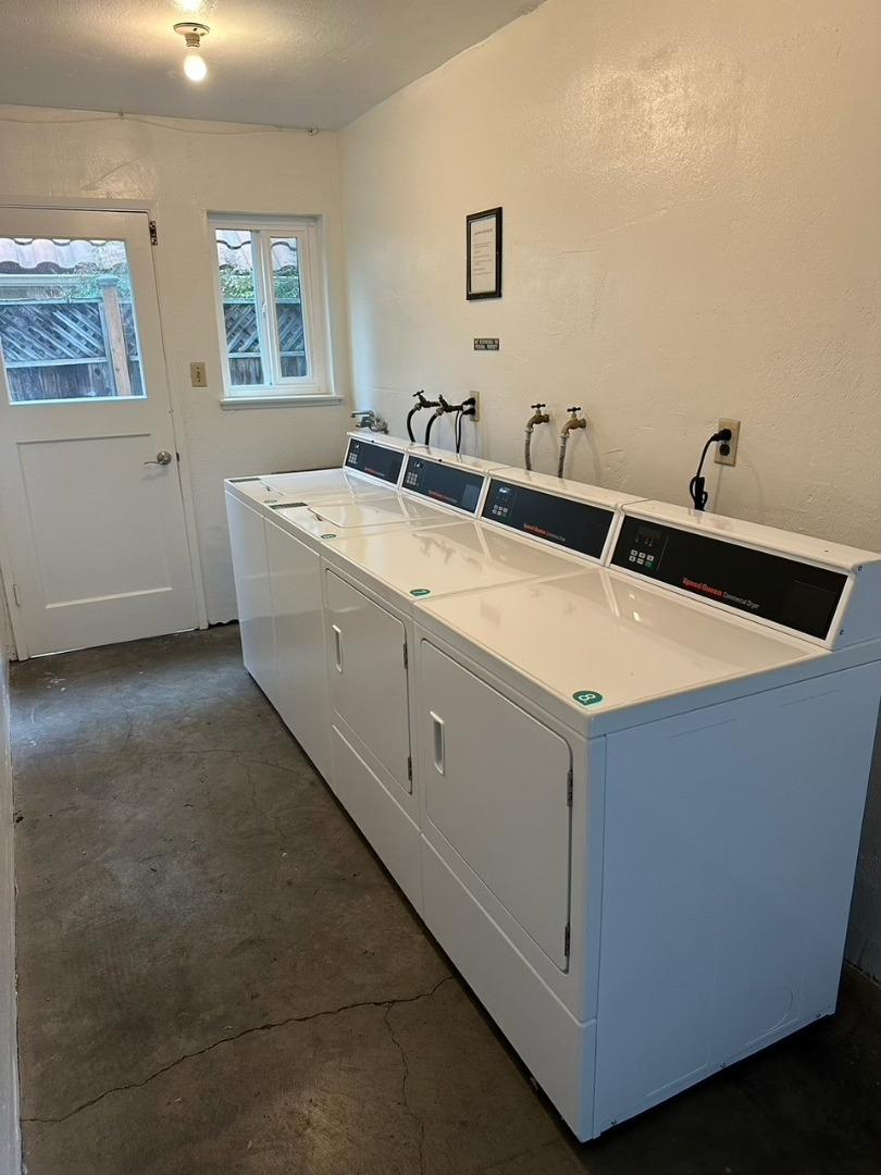 Detail Gallery Image 3 of 4 For 1133 Paloma Ave #1,  Burlingame,  CA 94010 - 1 Beds | 1 Baths