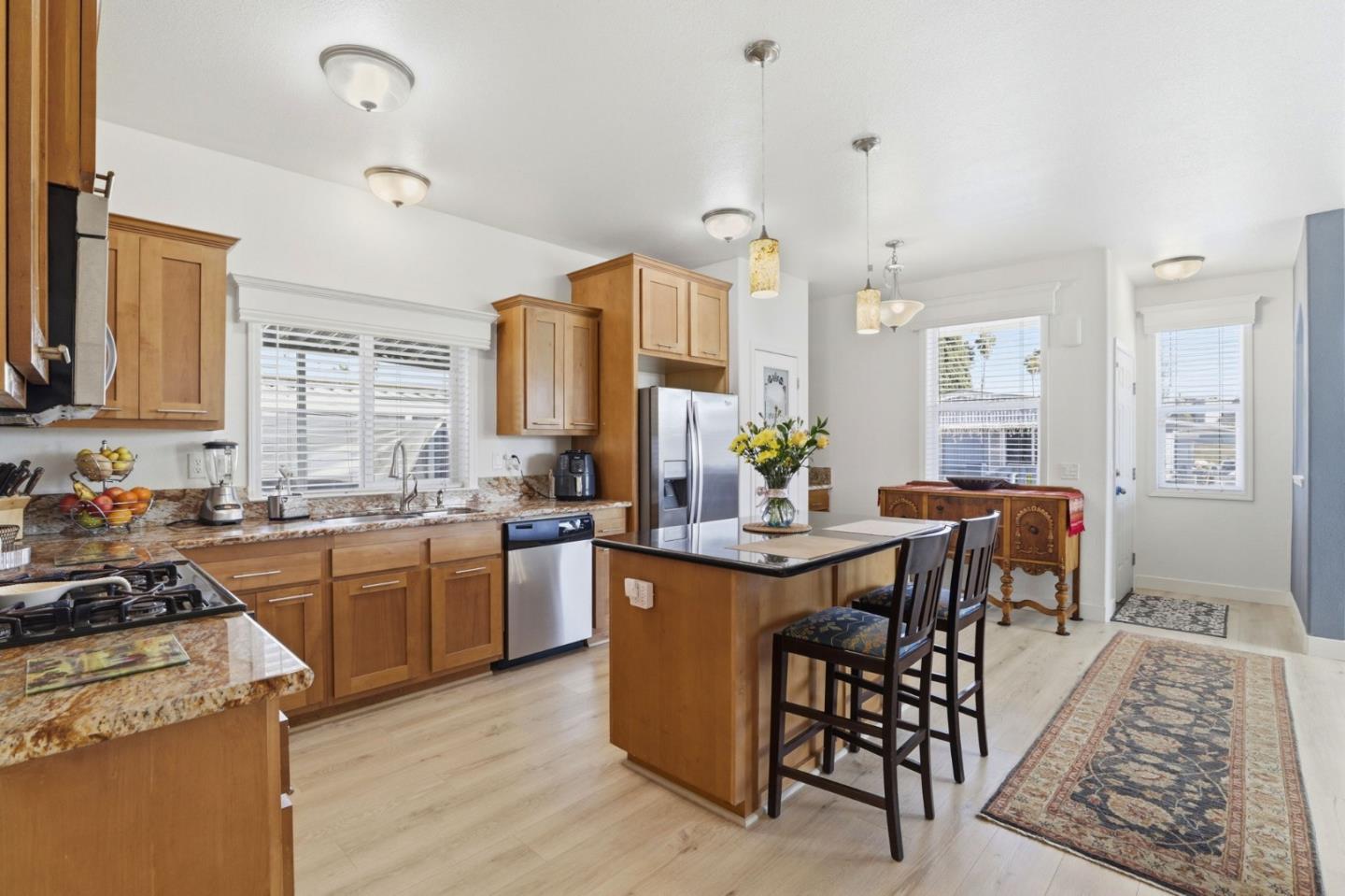 Detail Gallery Image 5 of 17 For 424 Shorewood Ln #424,  San Jose,  CA 95134 - 3 Beds | 2 Baths