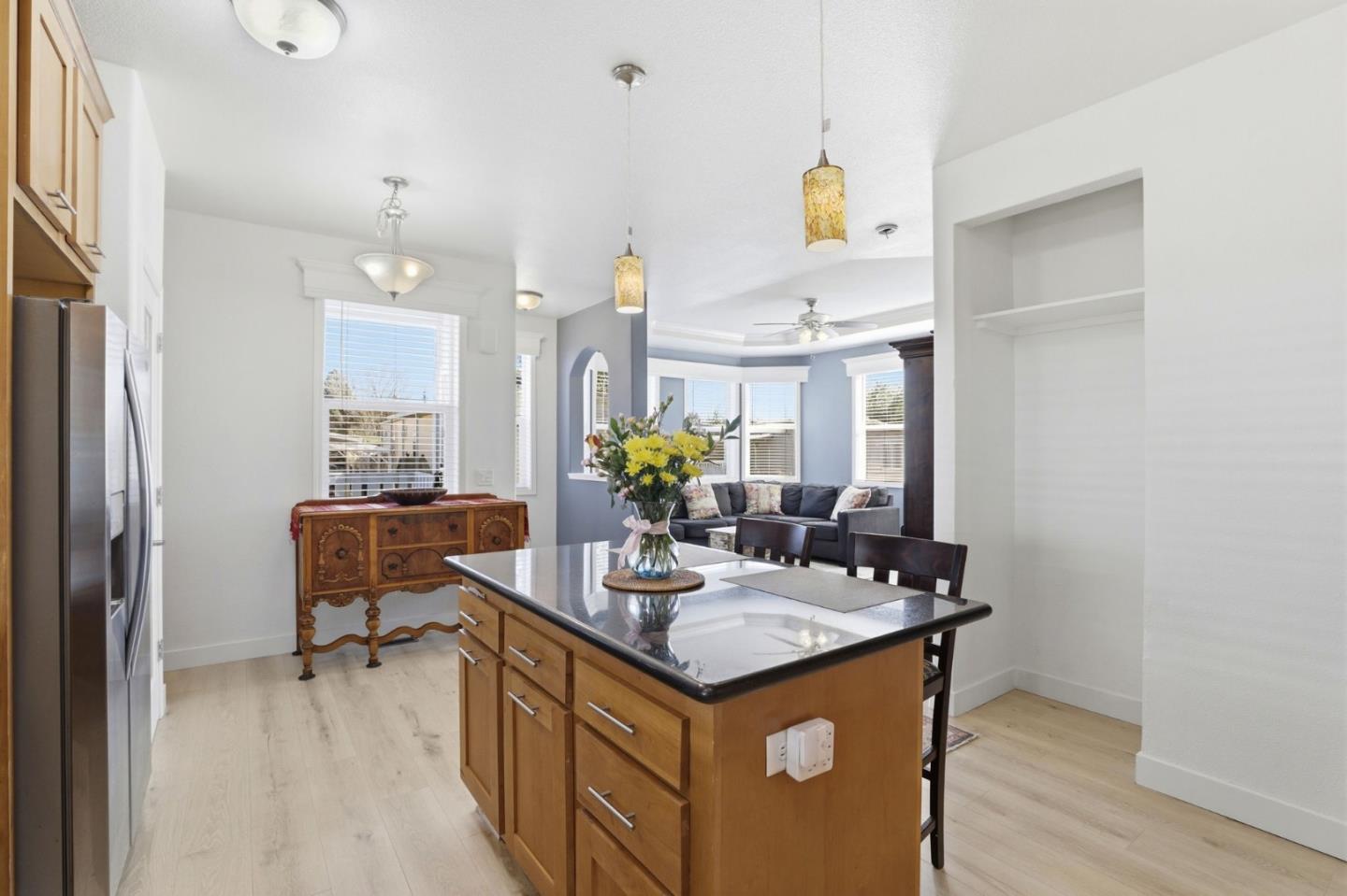 Detail Gallery Image 6 of 17 For 424 Shorewood Ln #424,  San Jose,  CA 95134 - 3 Beds | 2 Baths