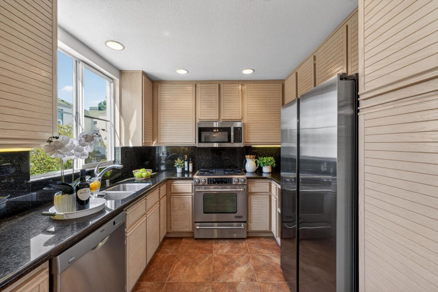 Detail Gallery Image 11 of 34 For 475 Milan Dr #113,  San Jose,  CA 95134 - 1 Beds | 1/1 Baths