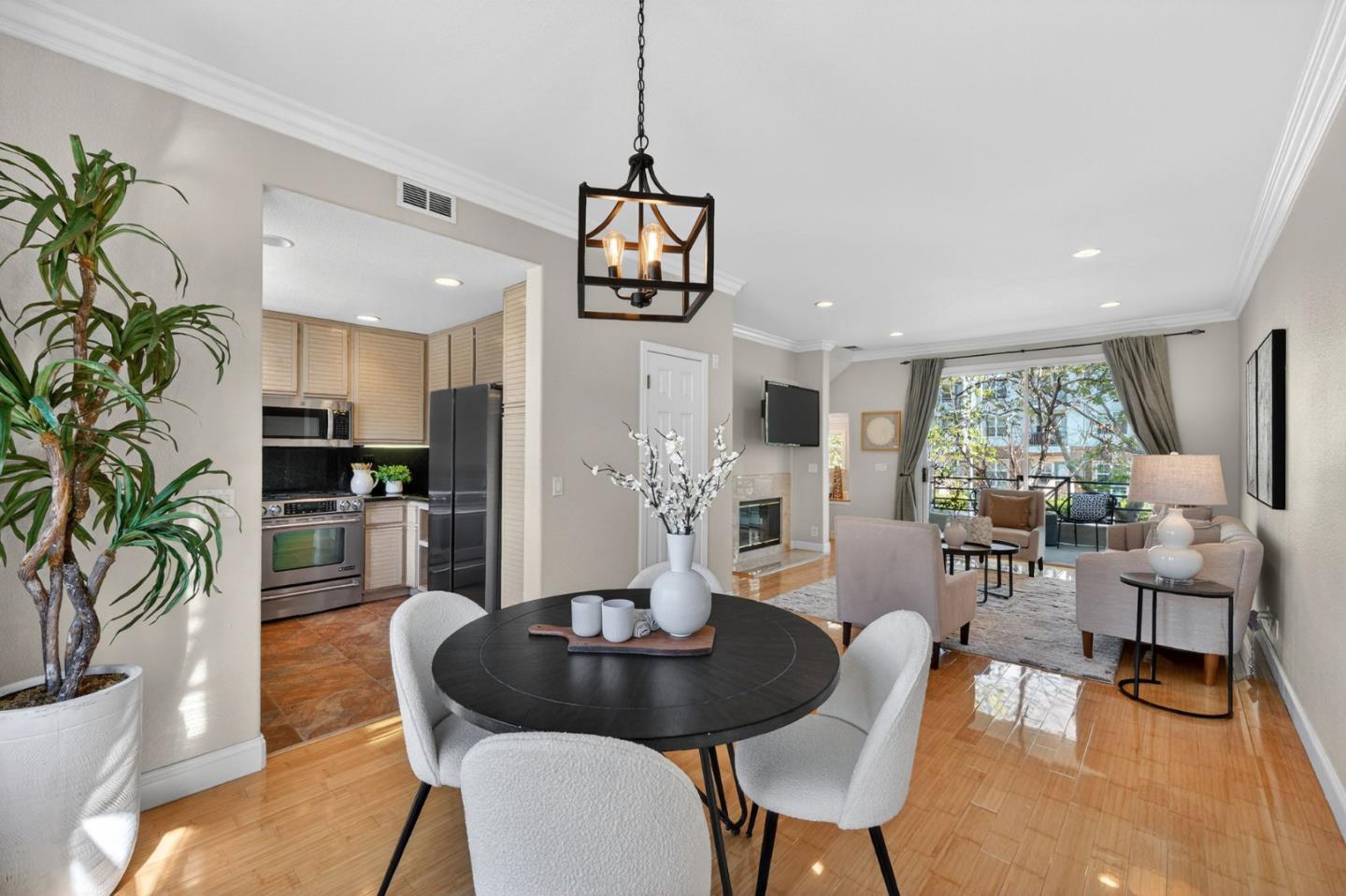 Detail Gallery Image 7 of 34 For 475 Milan Dr #113,  San Jose,  CA 95134 - 1 Beds | 1/1 Baths