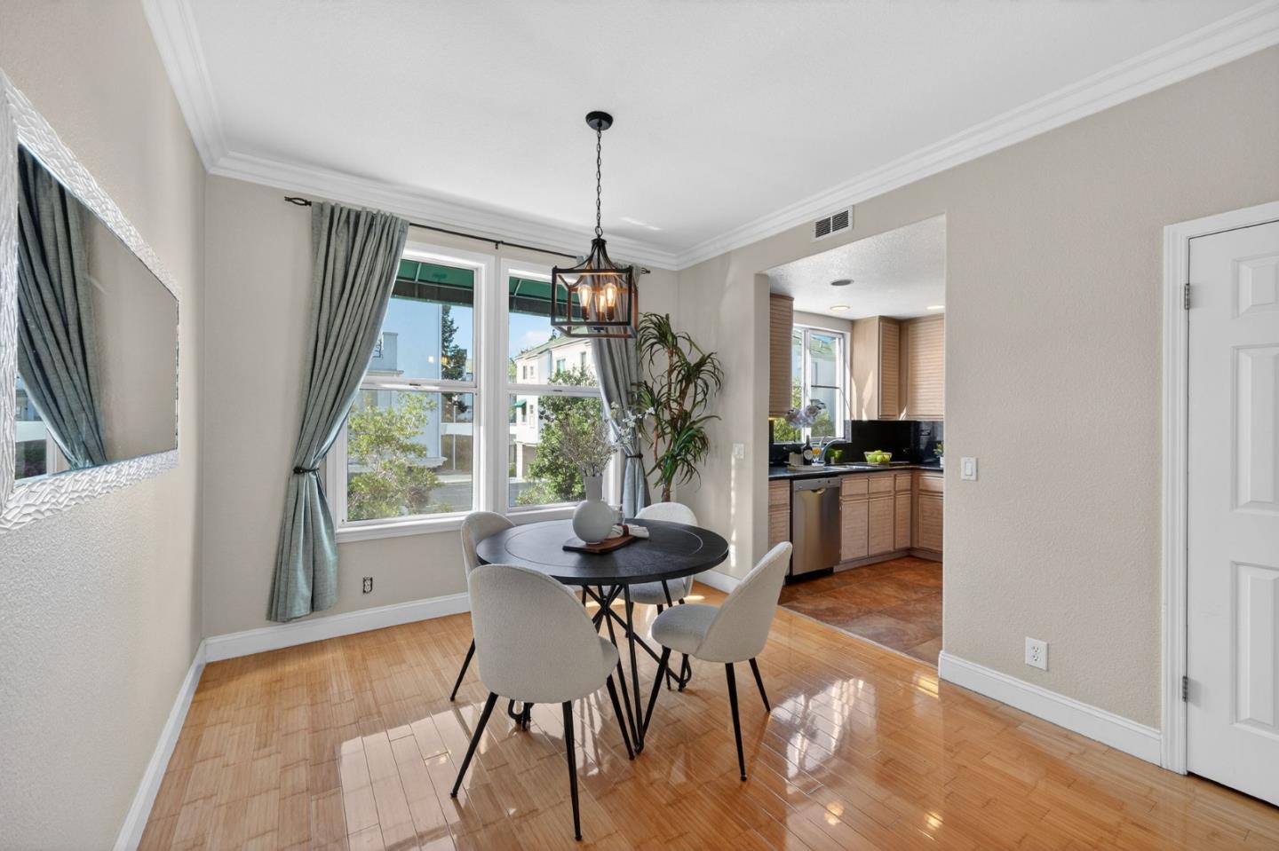 Detail Gallery Image 9 of 34 For 475 Milan Dr #113,  San Jose,  CA 95134 - 1 Beds | 1/1 Baths