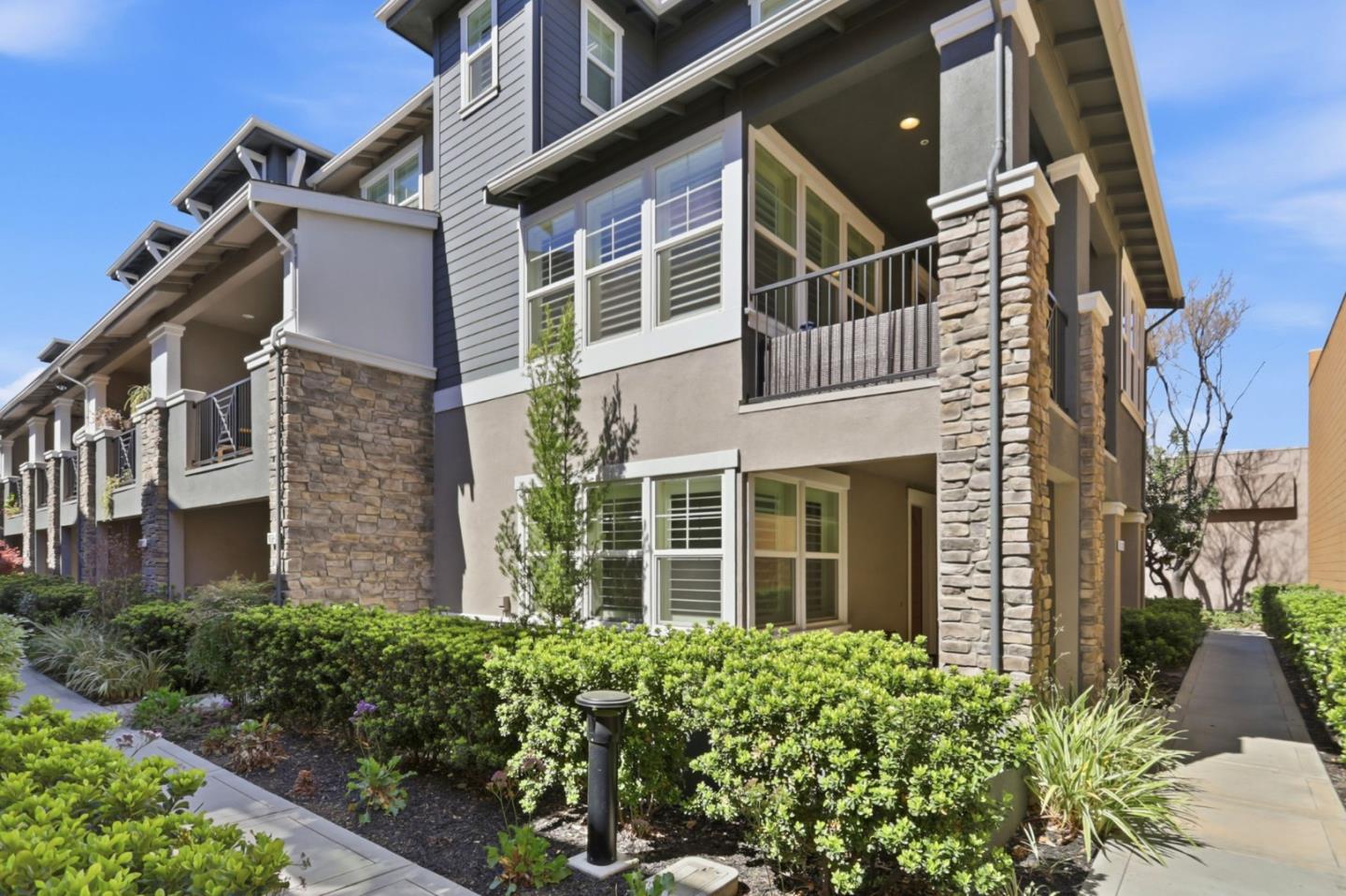 Detail Gallery Image 3 of 32 For 1658 North Pole Pl #1,  San Jose,  CA 95124 - 4 Beds | 4 Baths