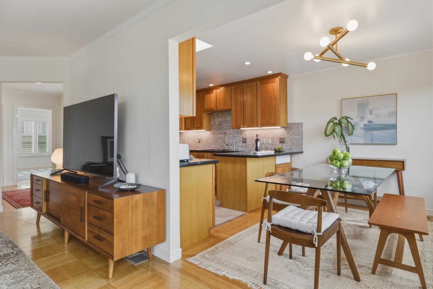 Detail Gallery Image 11 of 73 For 457 Oxford St, San Francisco,  CA 94134 - 3 Beds | 2 Baths