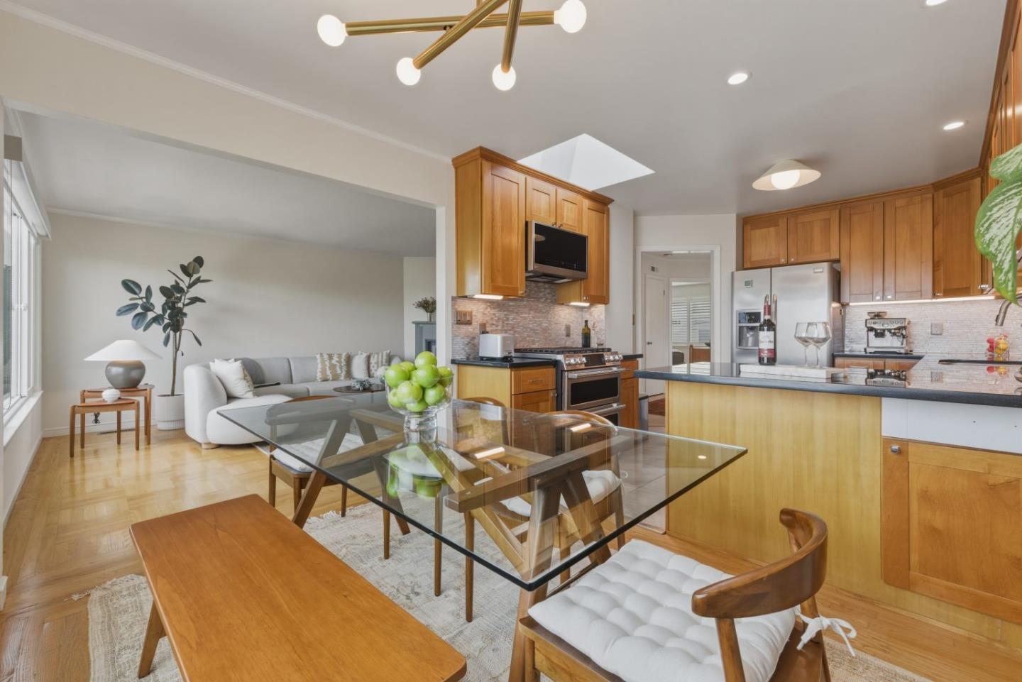 Detail Gallery Image 12 of 73 For 457 Oxford St, San Francisco,  CA 94134 - 3 Beds | 2 Baths