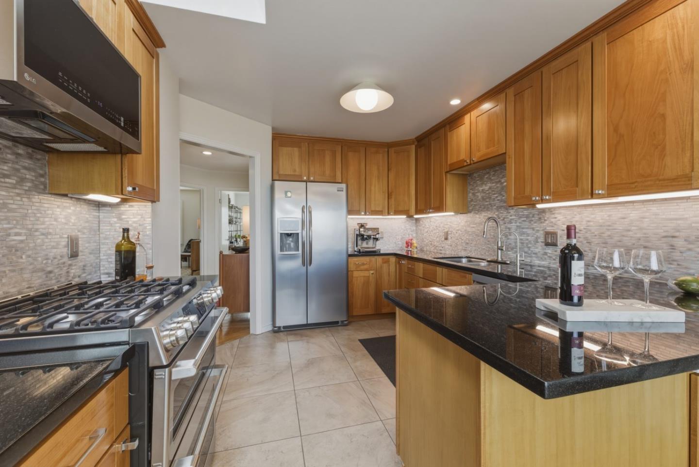 Detail Gallery Image 18 of 73 For 457 Oxford St, San Francisco,  CA 94134 - 3 Beds | 2 Baths