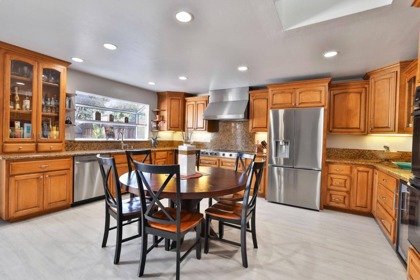 Detail Gallery Image 8 of 29 For 105 Cherry Blossom Dr, San Jose,  CA 95123 - 3 Beds | 2 Baths