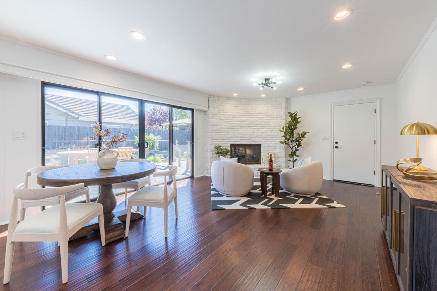 Detail Gallery Image 10 of 51 For 1211 via Paraiso, Salinas,  CA 93901 - 3 Beds | 2 Baths