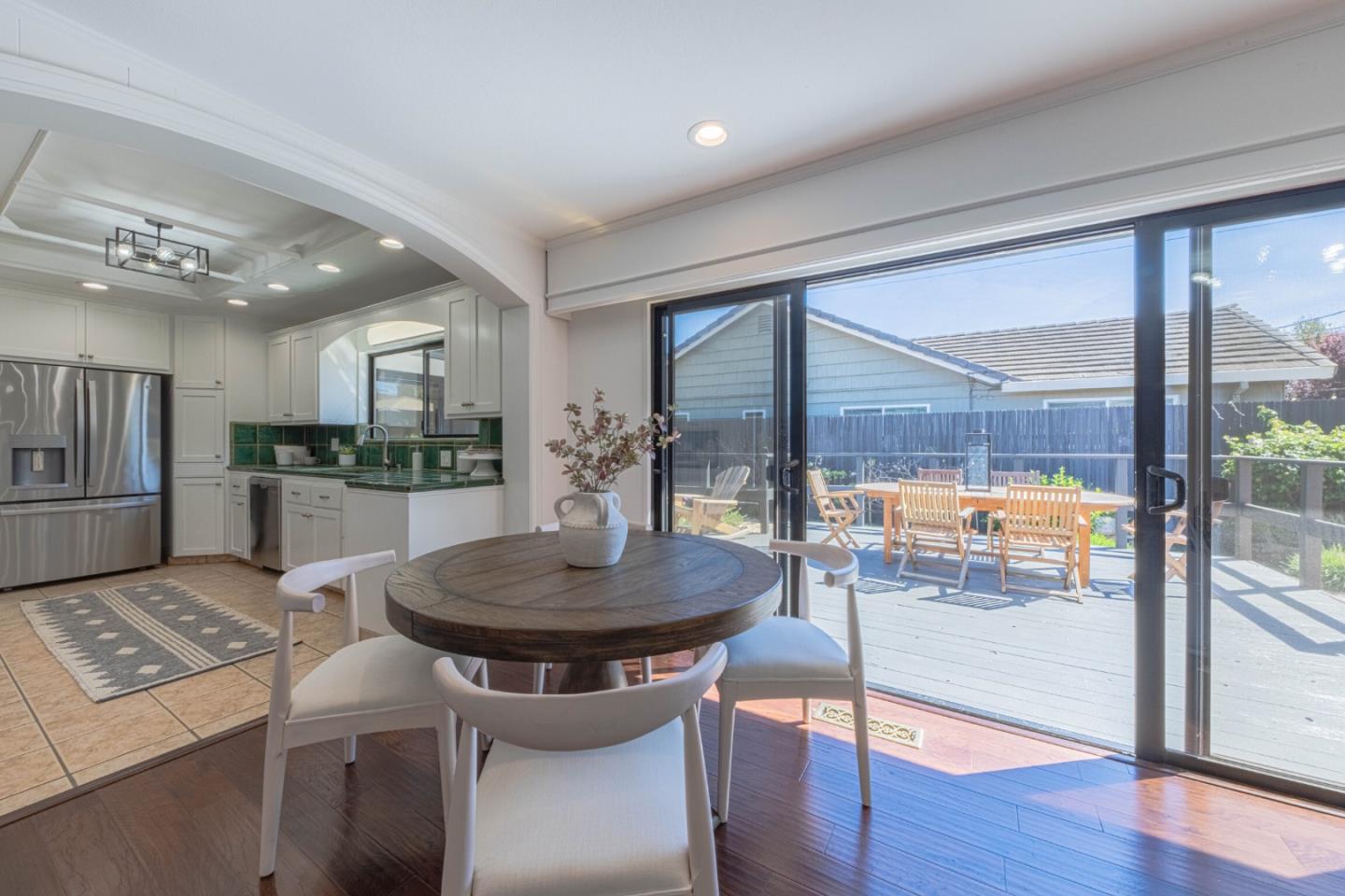 Detail Gallery Image 12 of 51 For 1211 via Paraiso, Salinas,  CA 93901 - 3 Beds | 2 Baths