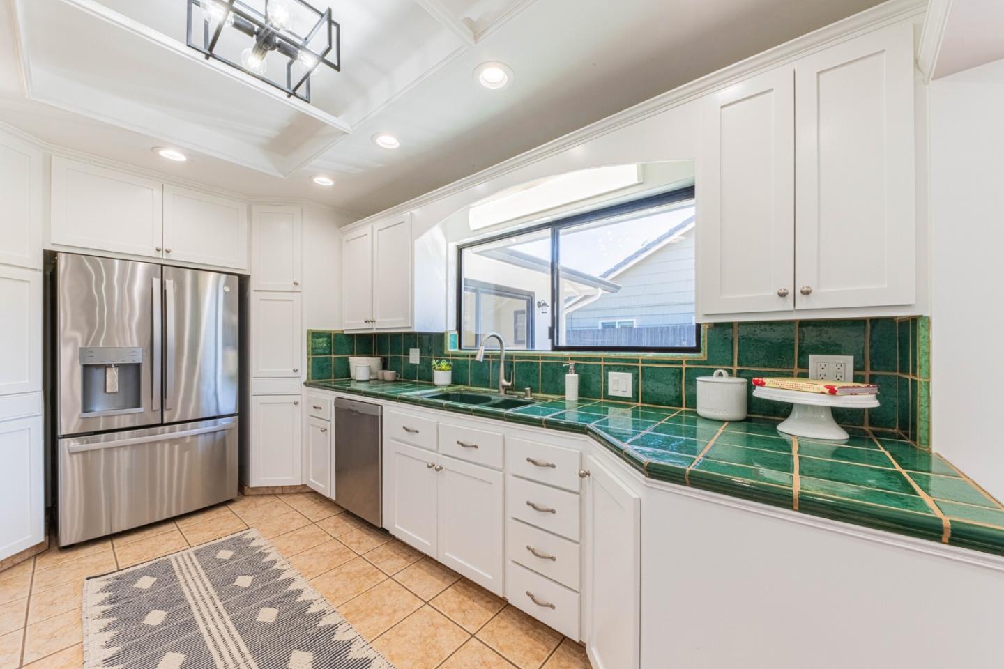 Detail Gallery Image 15 of 51 For 1211 via Paraiso, Salinas,  CA 93901 - 3 Beds | 2 Baths