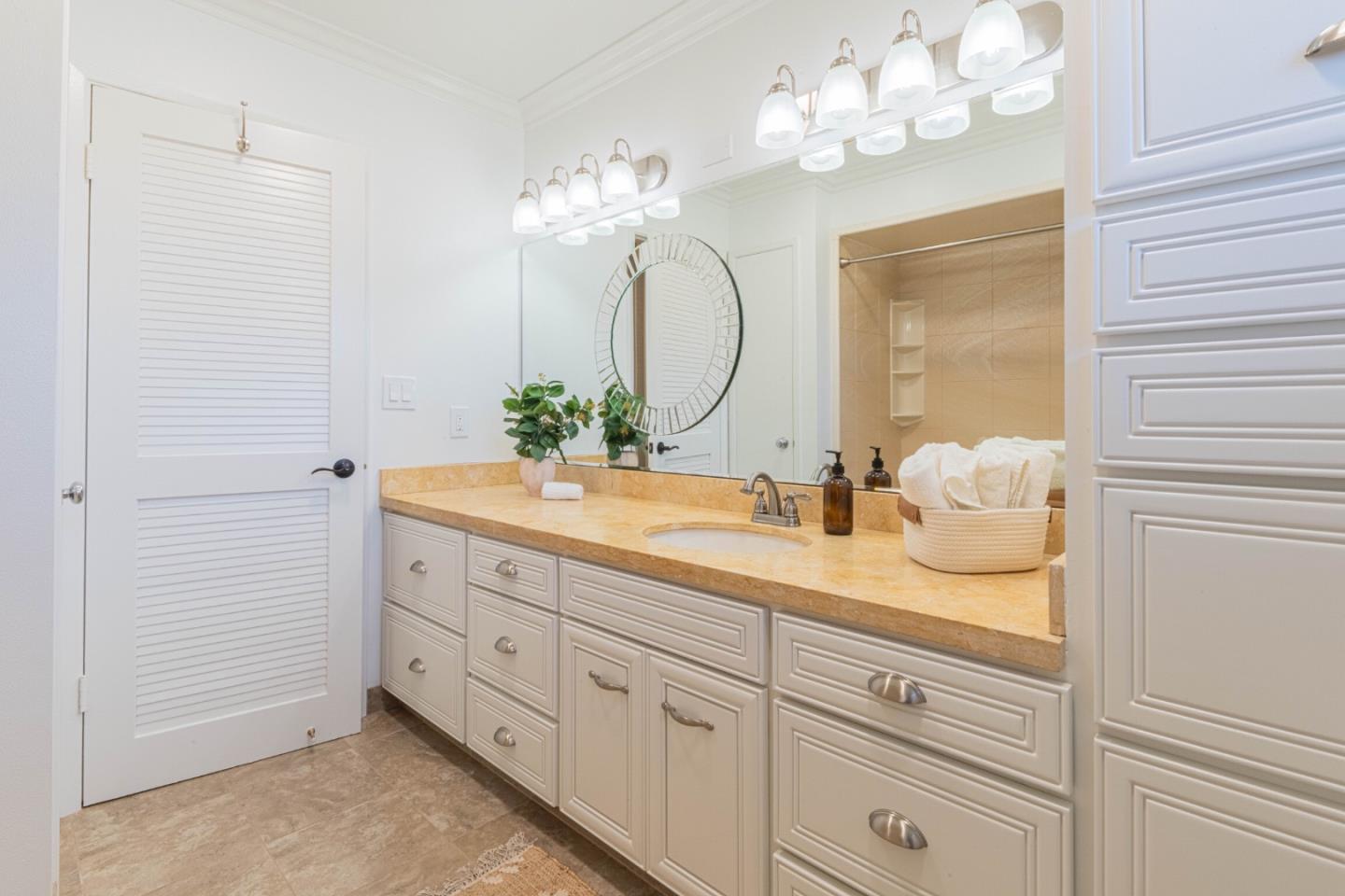 Detail Gallery Image 25 of 51 For 1211 via Paraiso, Salinas,  CA 93901 - 3 Beds | 2 Baths