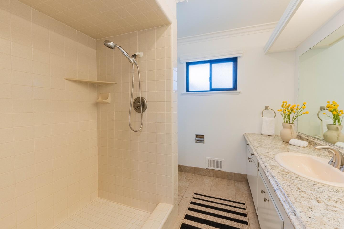 Detail Gallery Image 34 of 51 For 1211 via Paraiso, Salinas,  CA 93901 - 3 Beds | 2 Baths