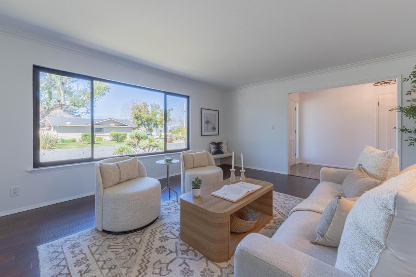 Detail Gallery Image 9 of 51 For 1211 via Paraiso, Salinas,  CA 93901 - 3 Beds | 2 Baths