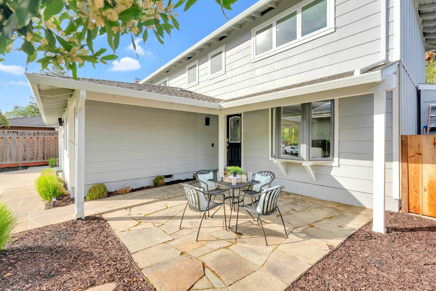 Detail Gallery Image 11 of 71 For 1451 Elwood Dr, Los Gatos,  CA 95032 - 5 Beds | 2/1 Baths