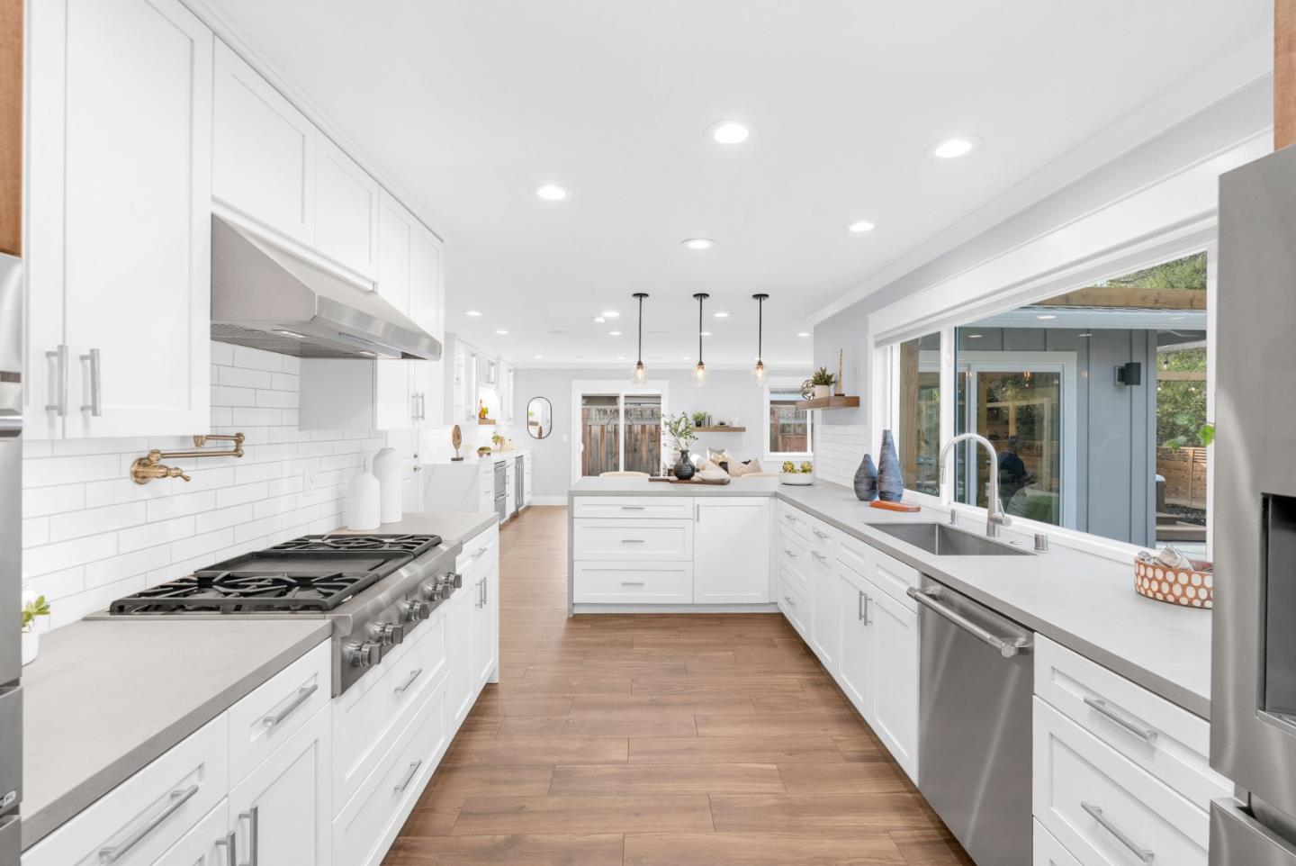 Detail Gallery Image 19 of 71 For 1451 Elwood Dr, Los Gatos,  CA 95032 - 5 Beds | 2/1 Baths