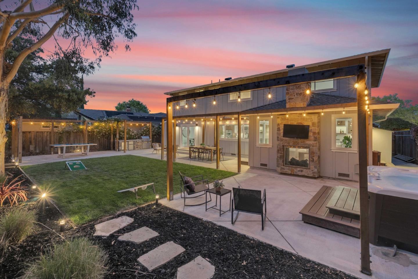 Detail Gallery Image 8 of 71 For 1451 Elwood Dr, Los Gatos,  CA 95032 - 5 Beds | 2/1 Baths