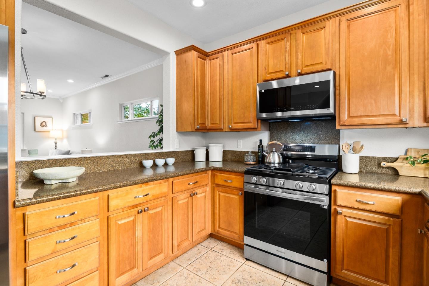 Detail Gallery Image 11 of 52 For 1576 Heritage Ln, Santa Cruz,  CA 95062 - – Beds | – Baths