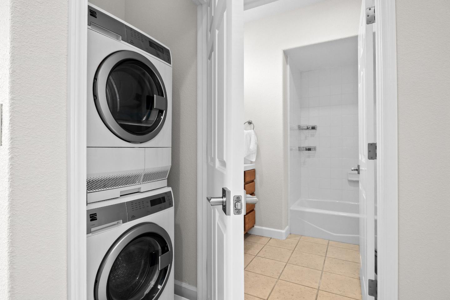 Detail Gallery Image 27 of 52 For 1576 Heritage Ln, Santa Cruz,  CA 95062 - – Beds | – Baths