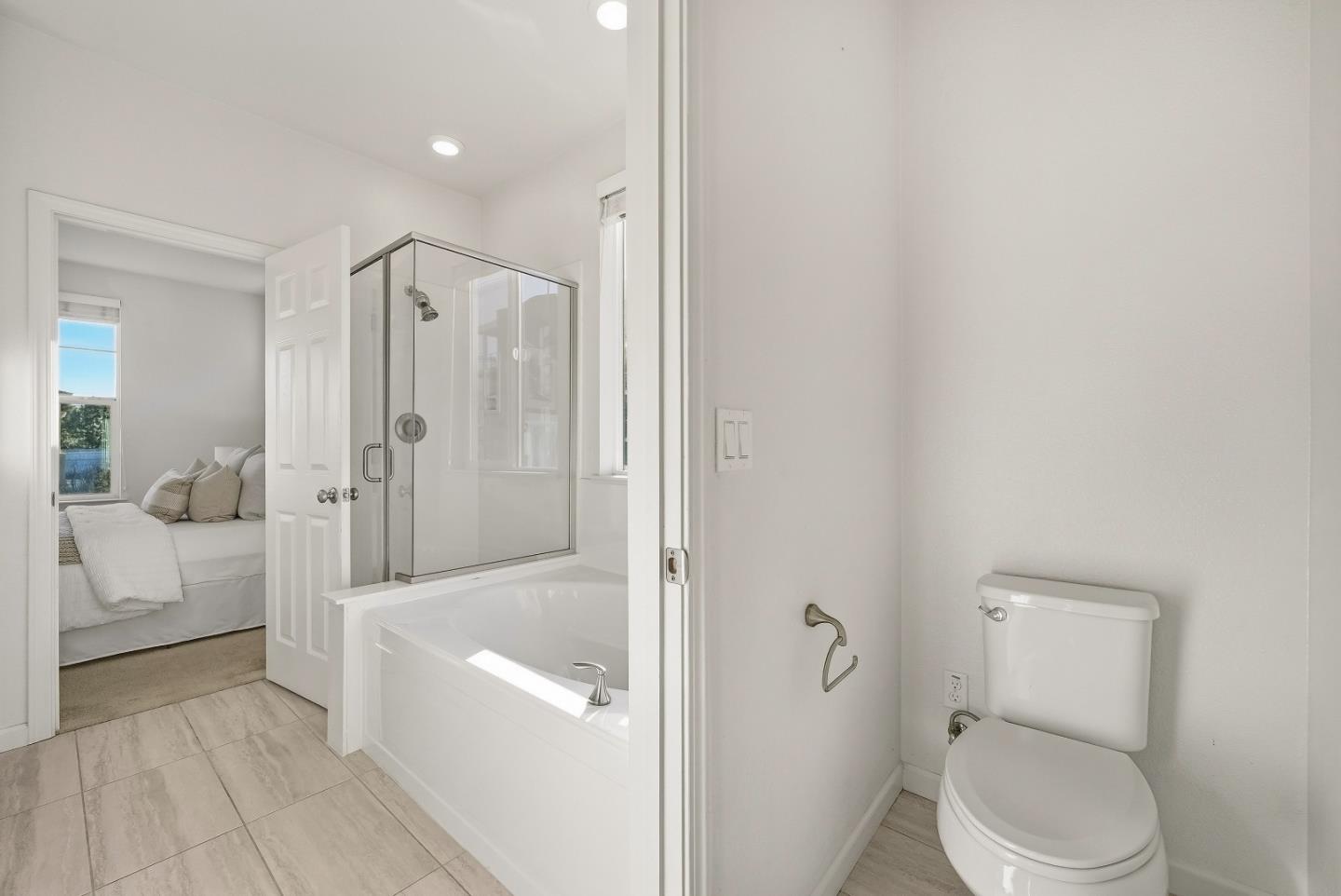 Detail Gallery Image 26 of 38 For 1011 Giacomo Ln #1,  San Jose,  CA 95131 - 4 Beds | 3/1 Baths