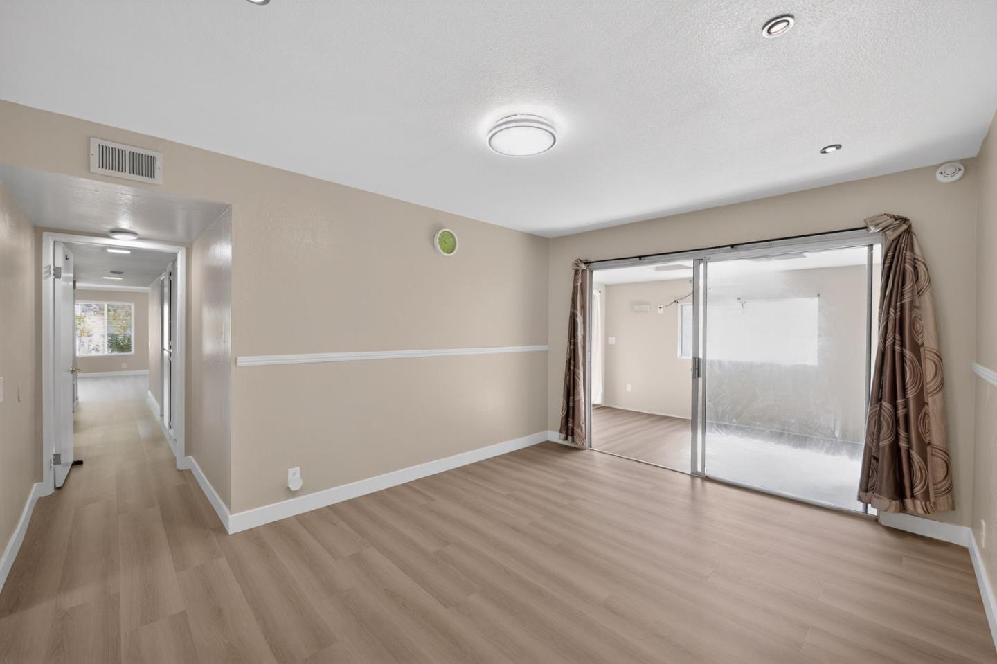 Detail Gallery Image 11 of 30 For 3957 Tiverton Dr, San Jose,  CA 95121 - 3 Beds | 2 Baths