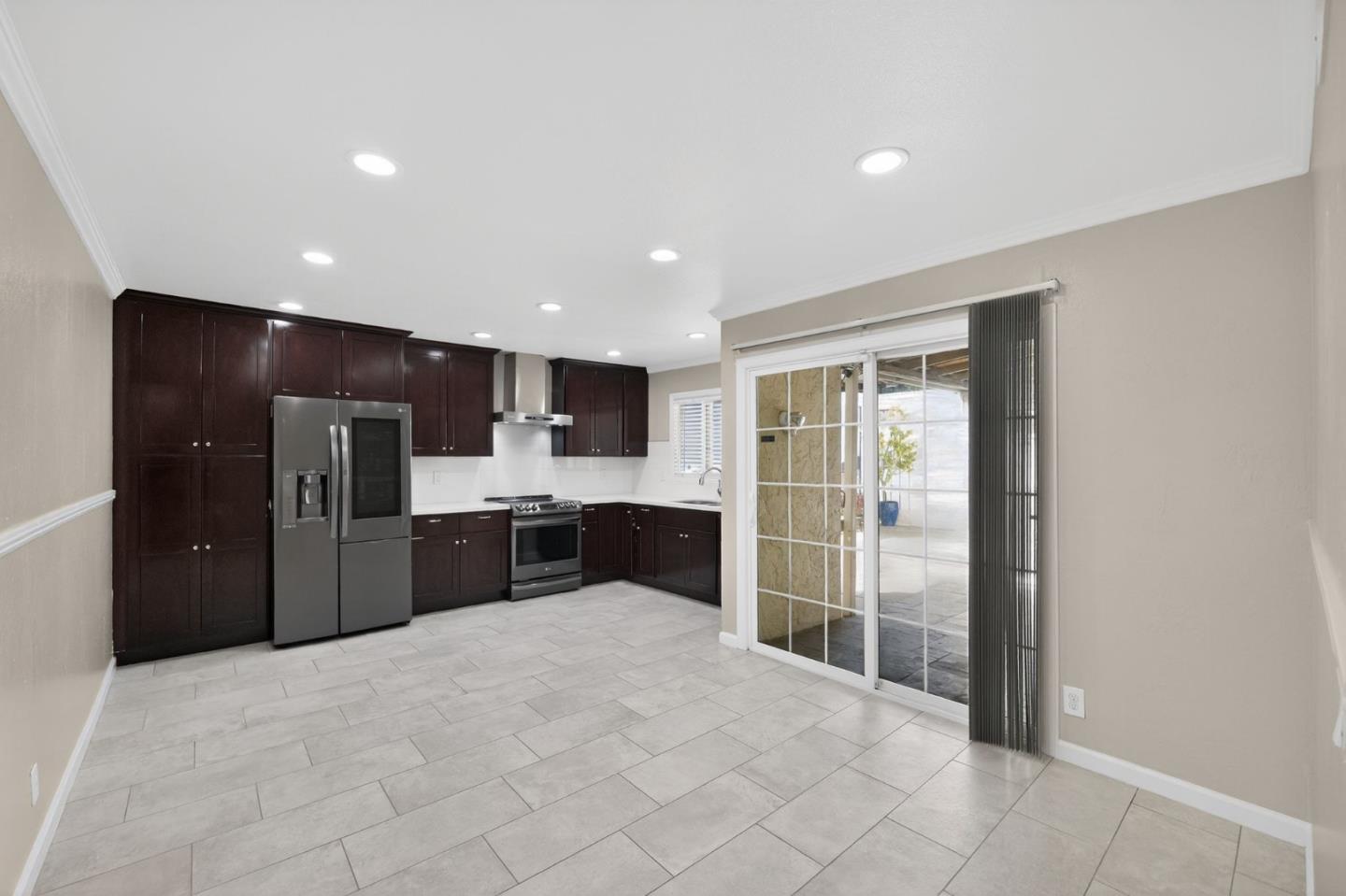 Detail Gallery Image 18 of 30 For 3957 Tiverton Dr, San Jose,  CA 95121 - 3 Beds | 2 Baths