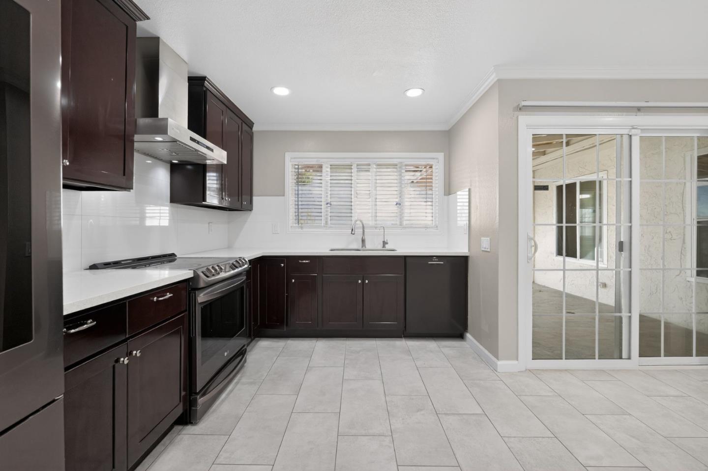 Detail Gallery Image 19 of 30 For 3957 Tiverton Dr, San Jose,  CA 95121 - 3 Beds | 2 Baths