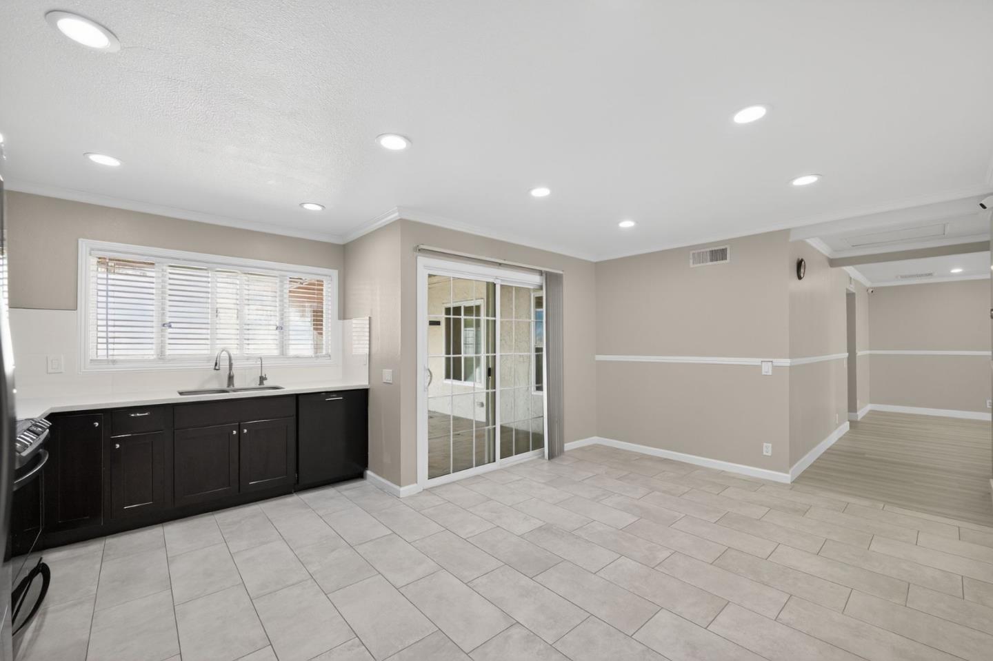 Detail Gallery Image 21 of 30 For 3957 Tiverton Dr, San Jose,  CA 95121 - 3 Beds | 2 Baths