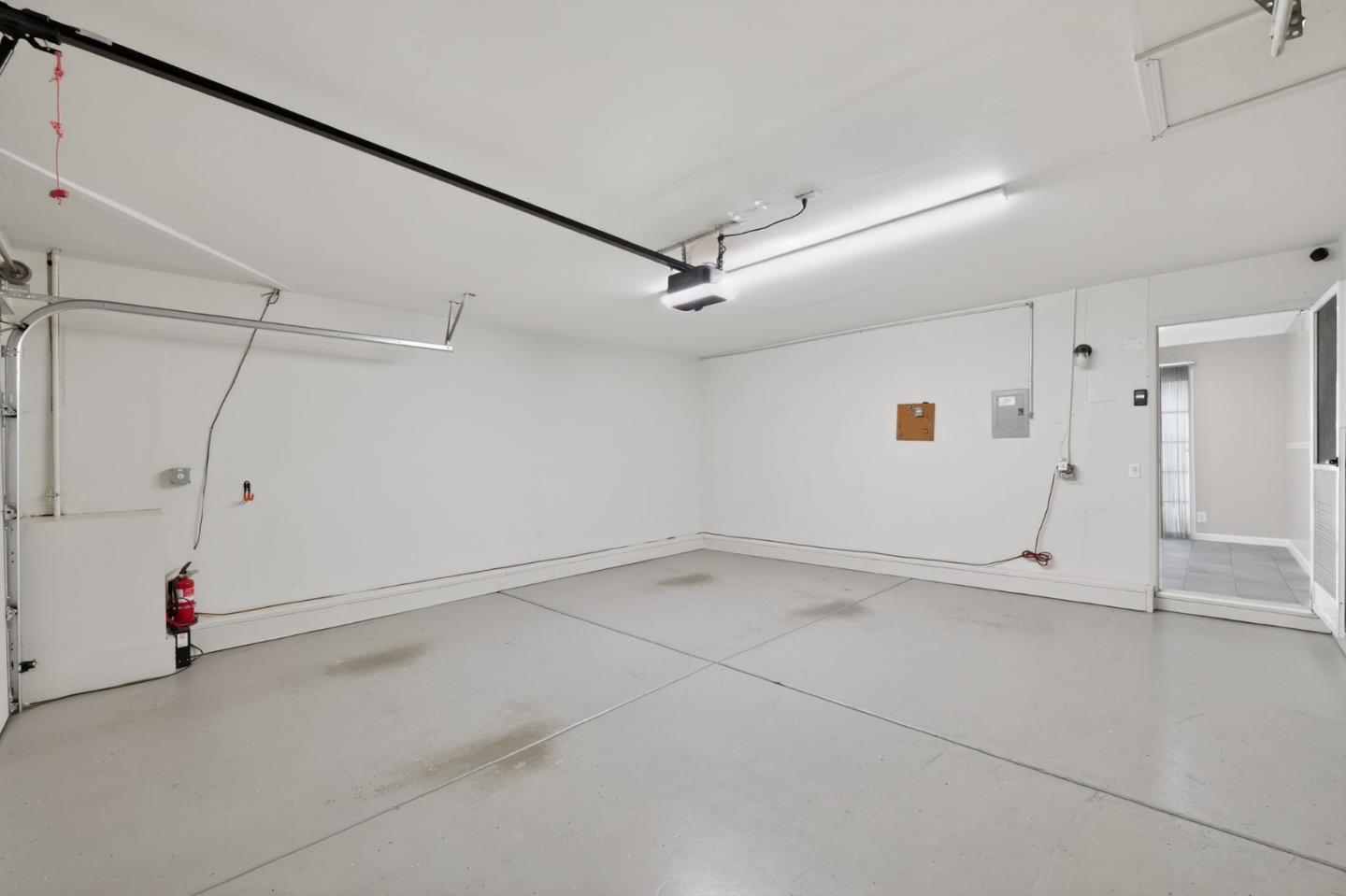 Detail Gallery Image 5 of 30 For 3957 Tiverton Dr, San Jose,  CA 95121 - 3 Beds | 2 Baths