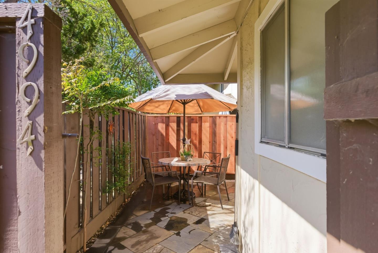 Detail Gallery Image 2 of 38 For 4994 Peach Ter, Campbell,  CA 95008 - 2 Beds | 1/1 Baths