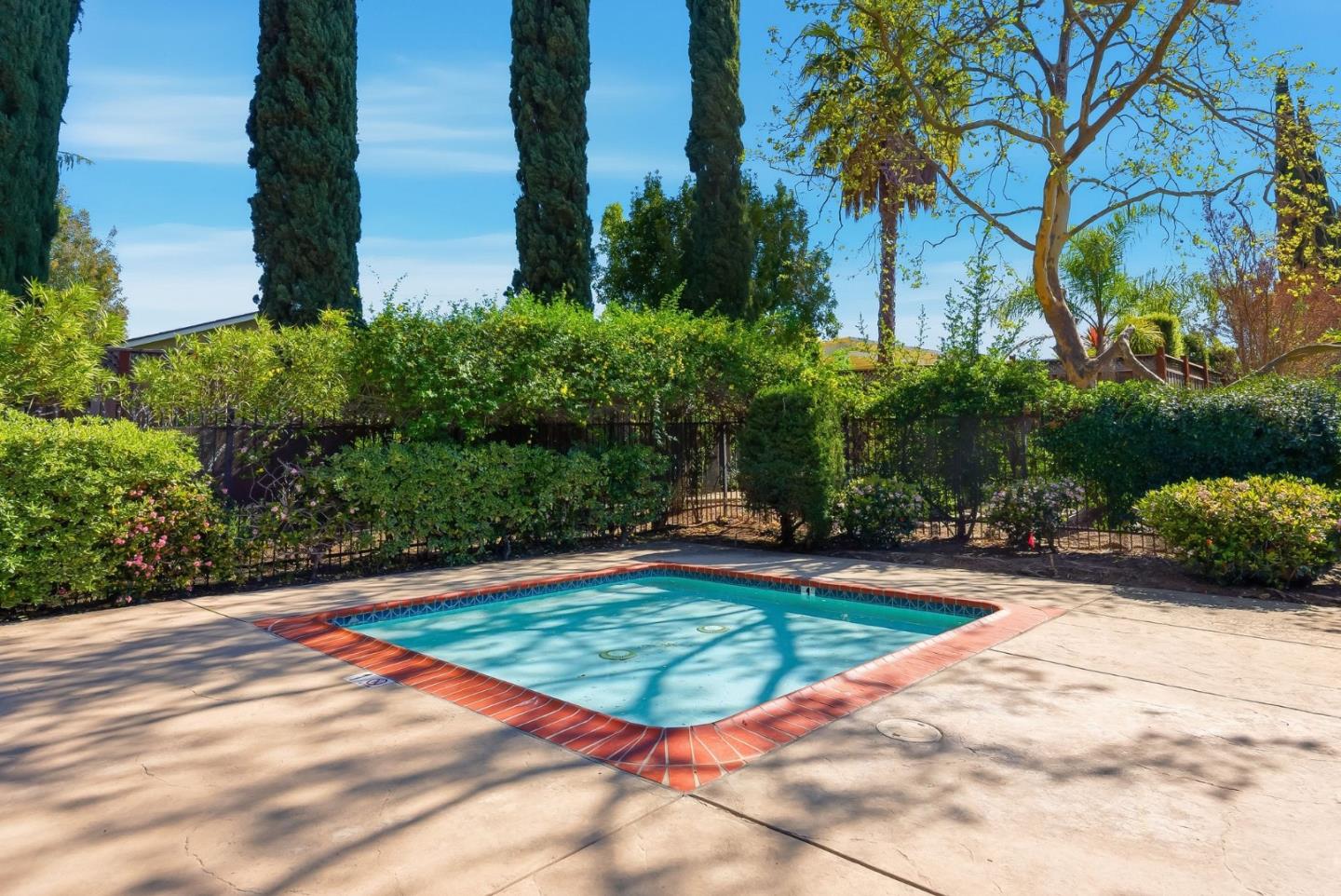 Detail Gallery Image 30 of 38 For 4994 Peach Ter, Campbell,  CA 95008 - 2 Beds | 1/1 Baths