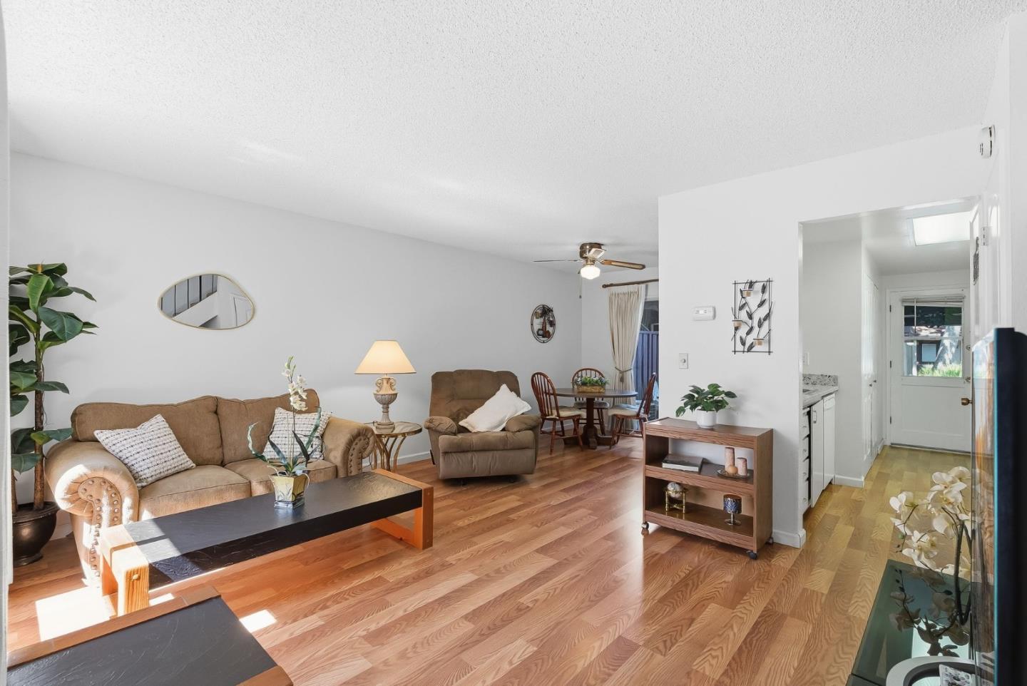 Detail Gallery Image 7 of 38 For 4994 Peach Ter, Campbell,  CA 95008 - 2 Beds | 1/1 Baths